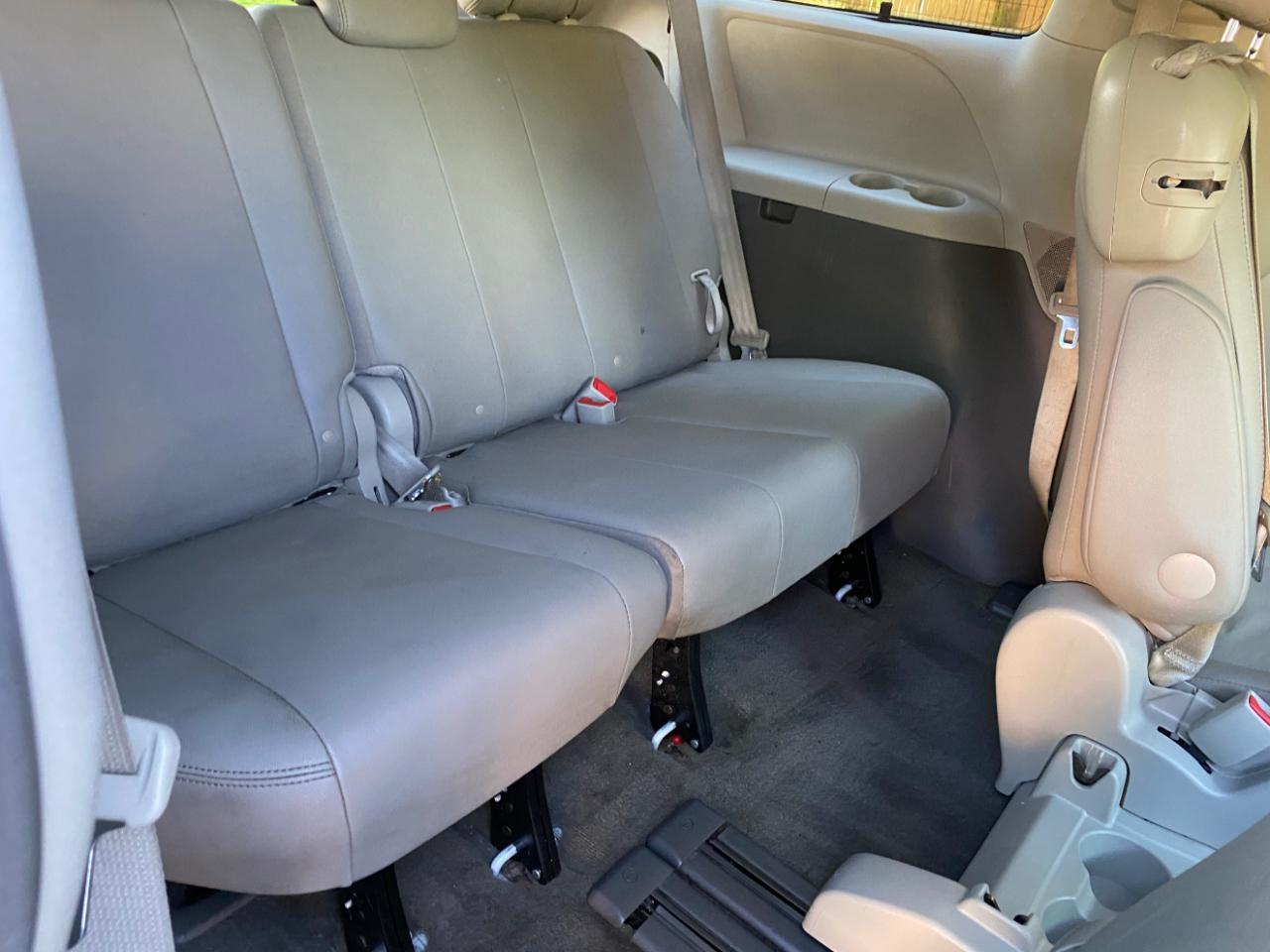 Toyota Sienna 5dr 8-Pass Van XLE Premium FWD (Natl) 2015