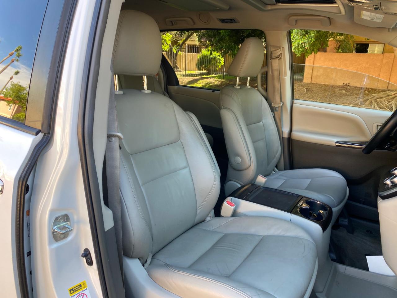 Toyota Sienna 5dr 8-Pass Van XLE Premium FWD (Natl) 2015