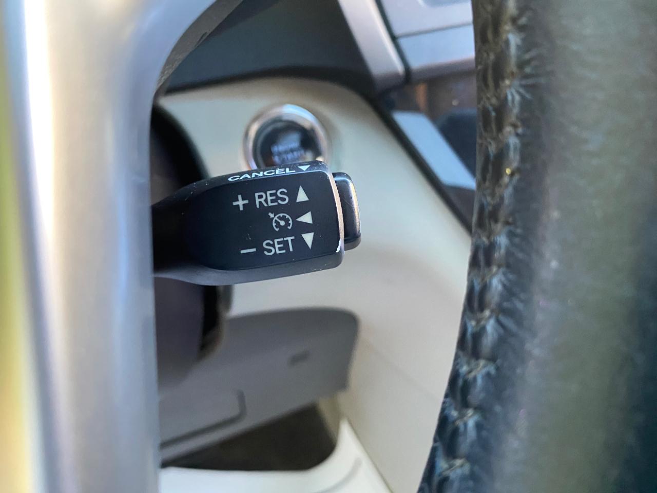 Toyota Sienna 5dr 8-Pass Van XLE Premium FWD (Natl) 2015