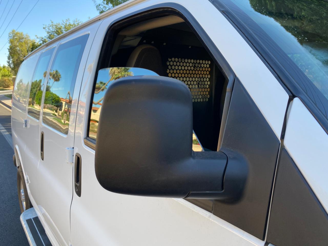 GMC Savana Cargo Van RWD 2500 135" 2025