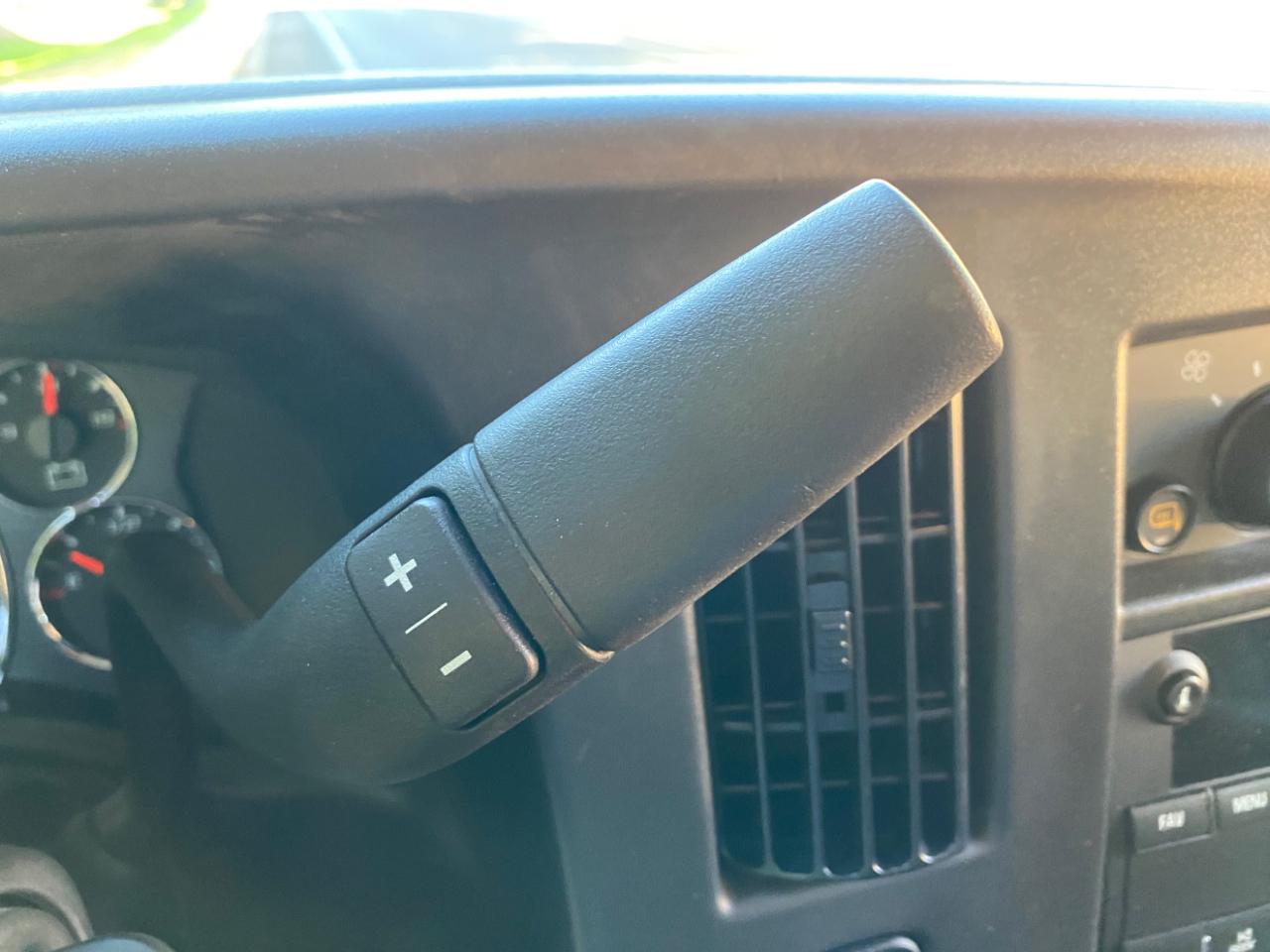 GMC Savana Cargo Van RWD 2500 135" 2025