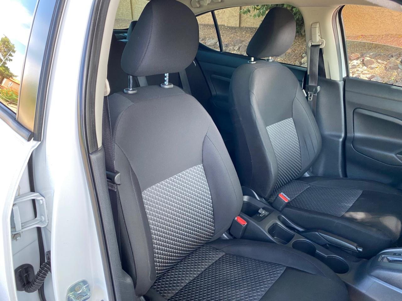 Nissan Versa S CVT 2024