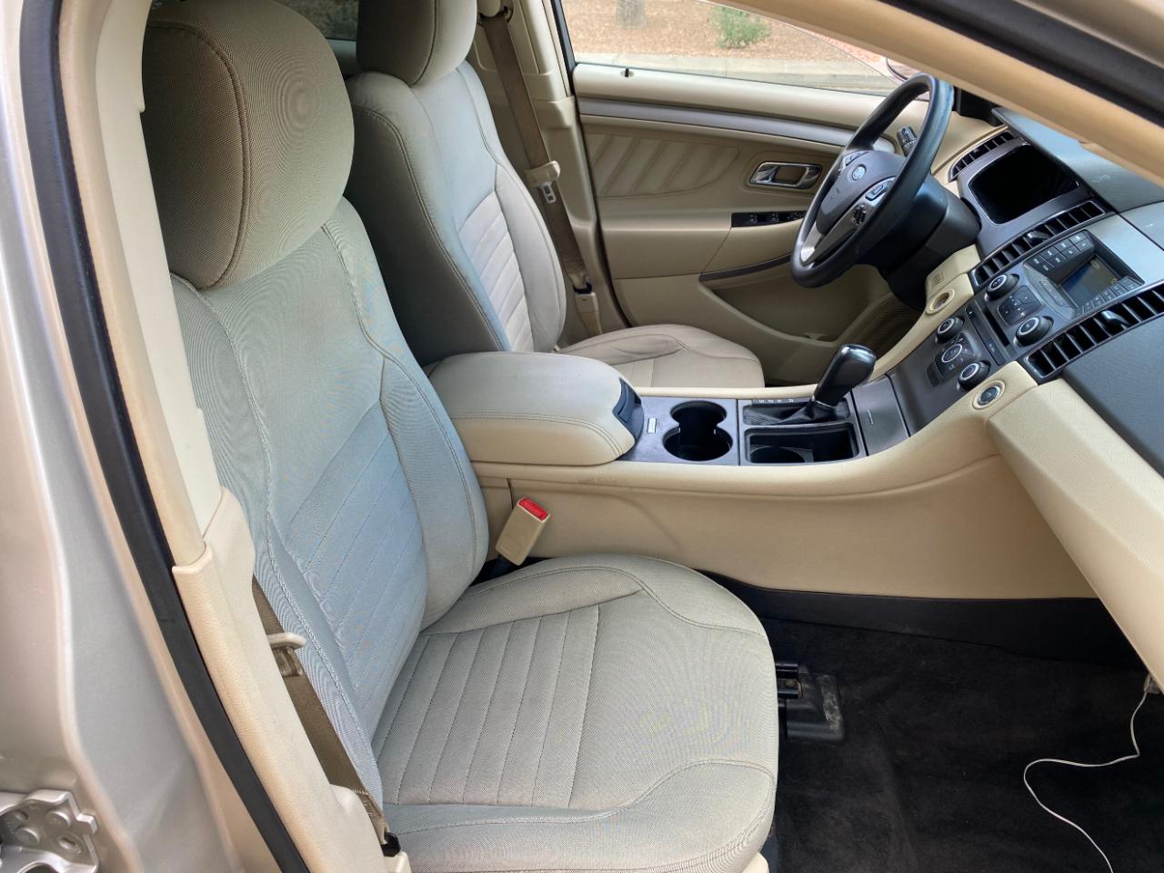 Ford Taurus SE FWD 2018