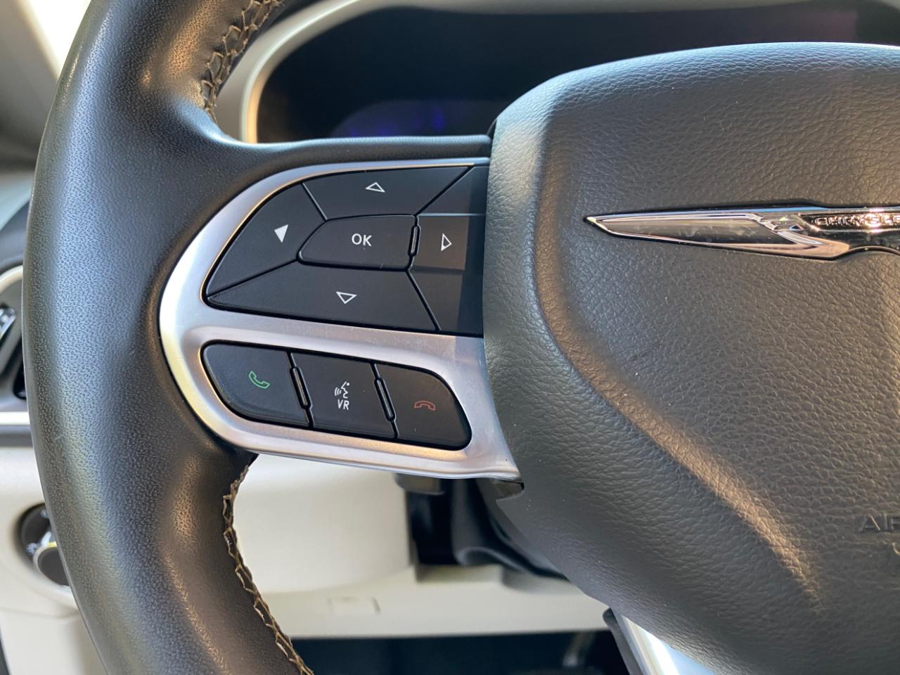 Chrysler Voyager LX FWD 2022