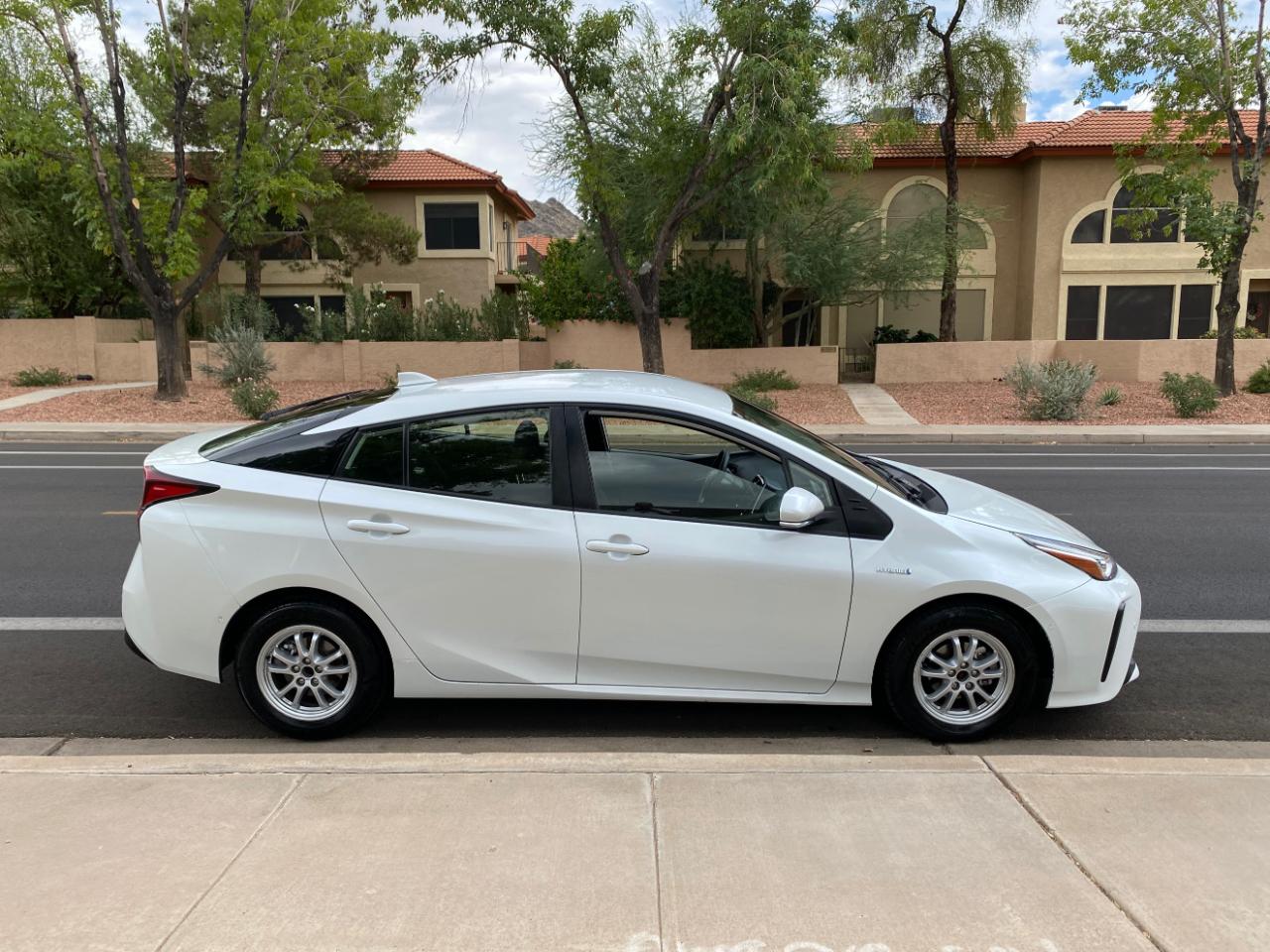 Toyota Prius LE (Natl) 2022