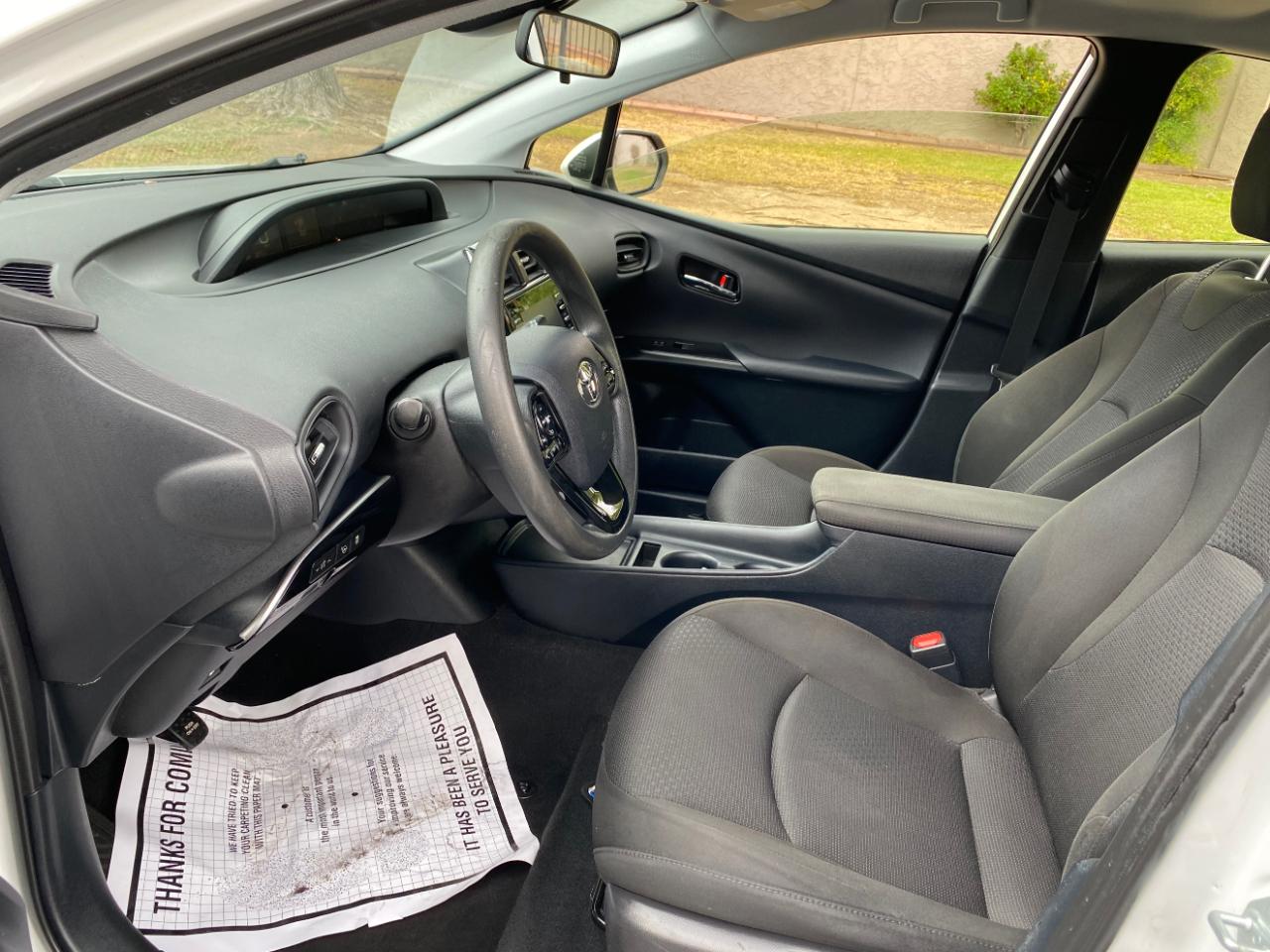Toyota Prius LE (Natl) 2022