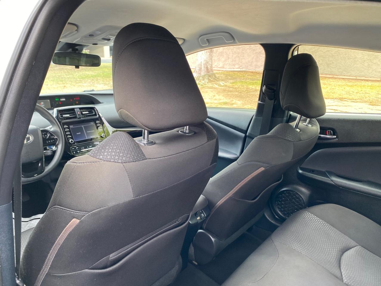 Toyota Prius LE (Natl) 2022