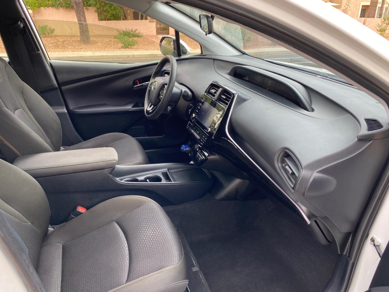 Toyota Prius LE (Natl) 2022