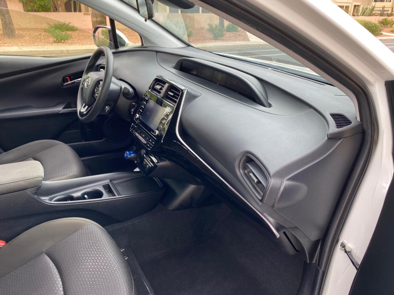 Toyota Prius LE (Natl) 2022