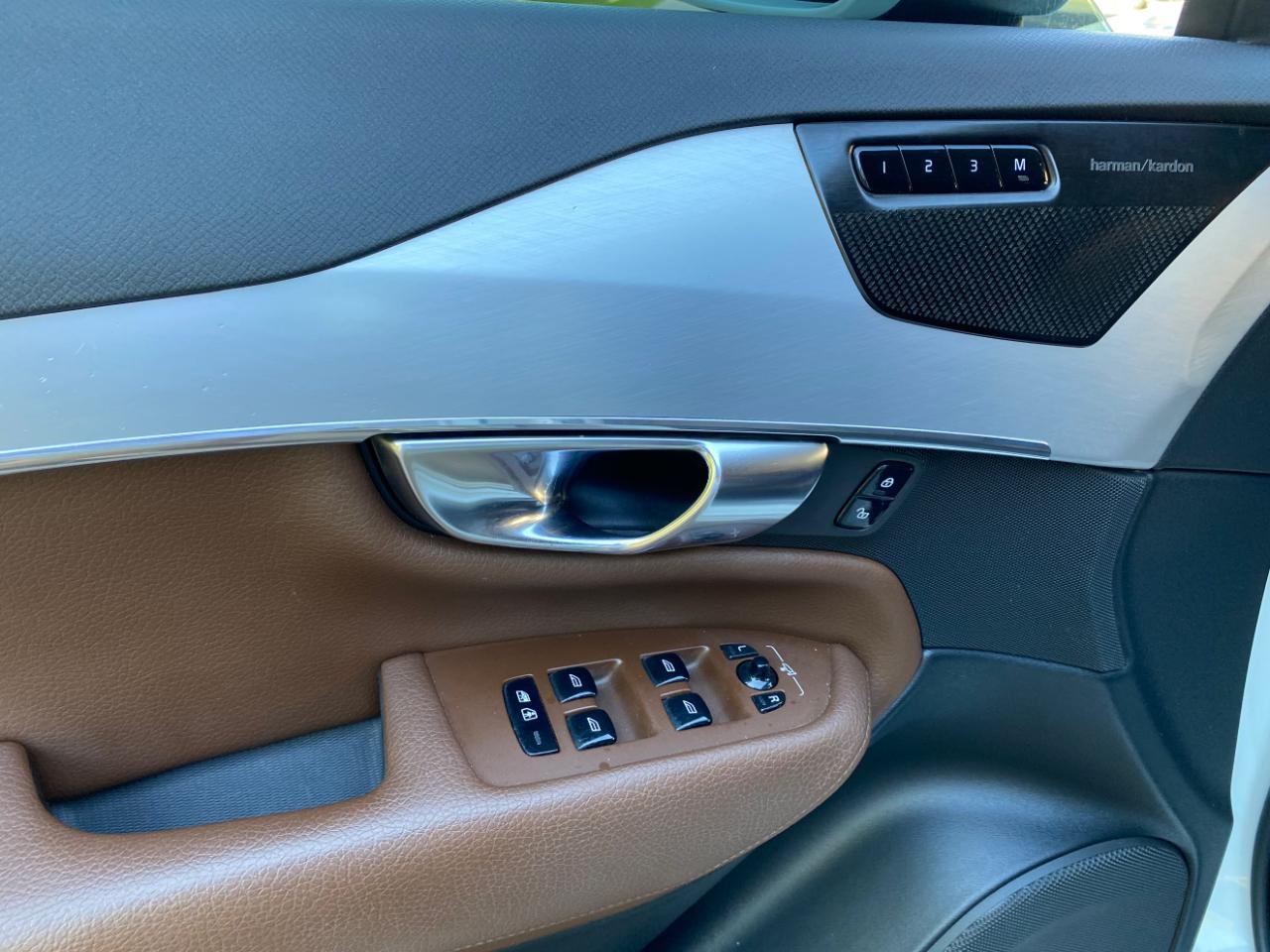 Volvo XC90 T5 AWD Momentum 2019