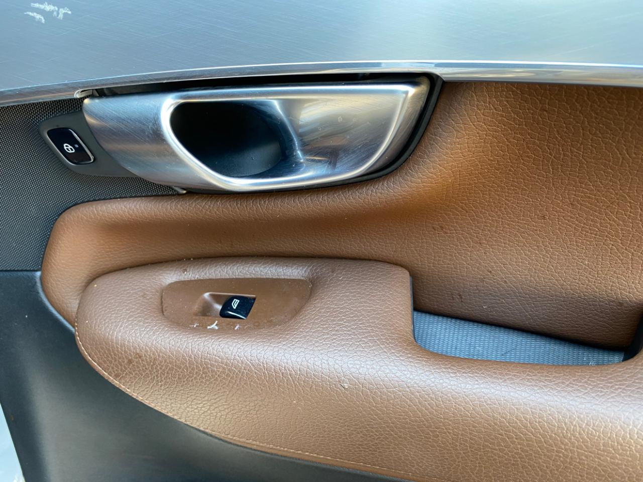 Volvo XC90 T5 AWD Momentum 2019