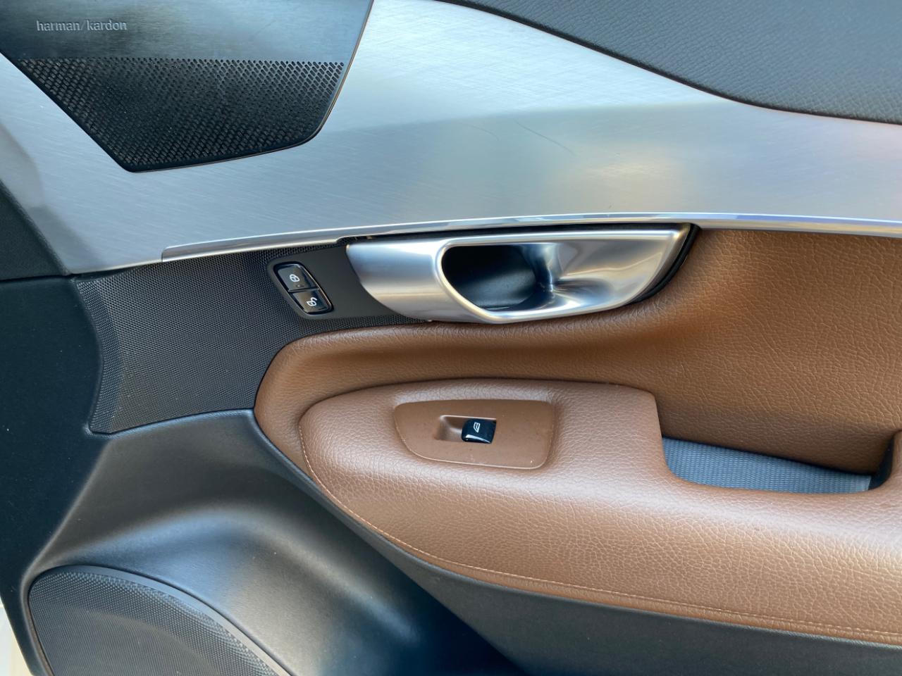 Volvo XC90 T5 AWD Momentum 2019