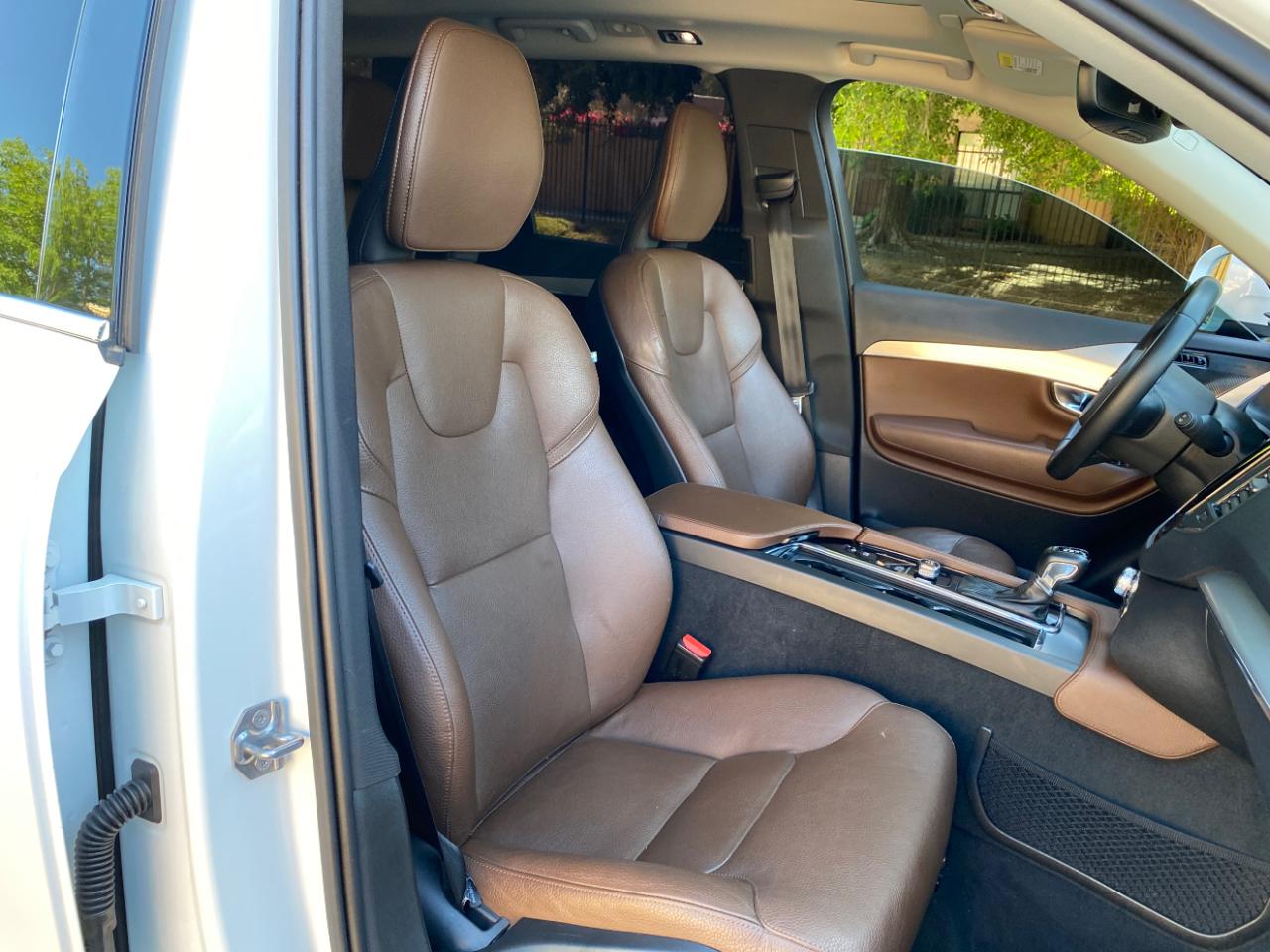 Volvo XC90 T5 AWD Momentum 2019