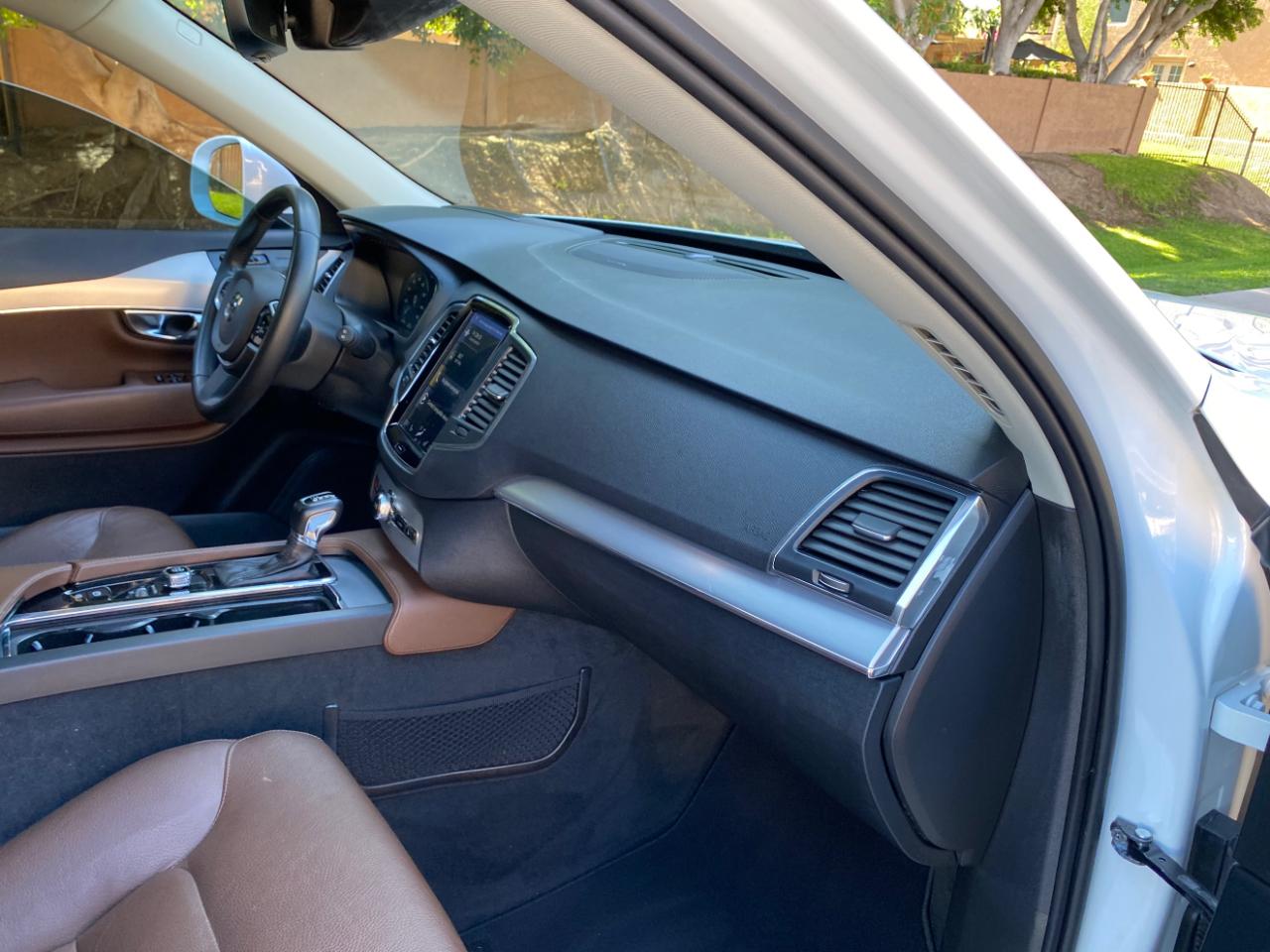 Volvo XC90 T5 AWD Momentum 2019