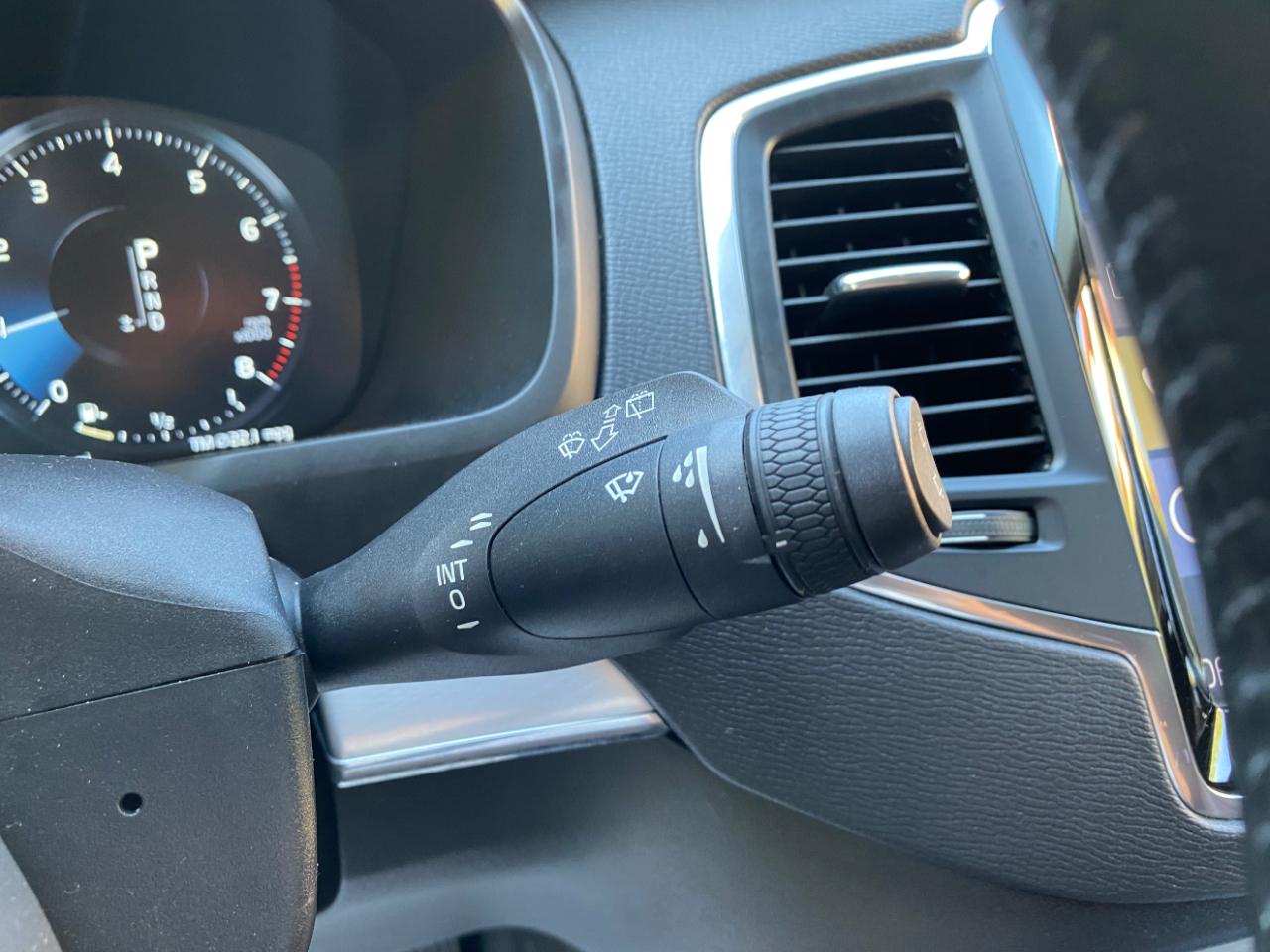Volvo XC90 T5 AWD Momentum 2019