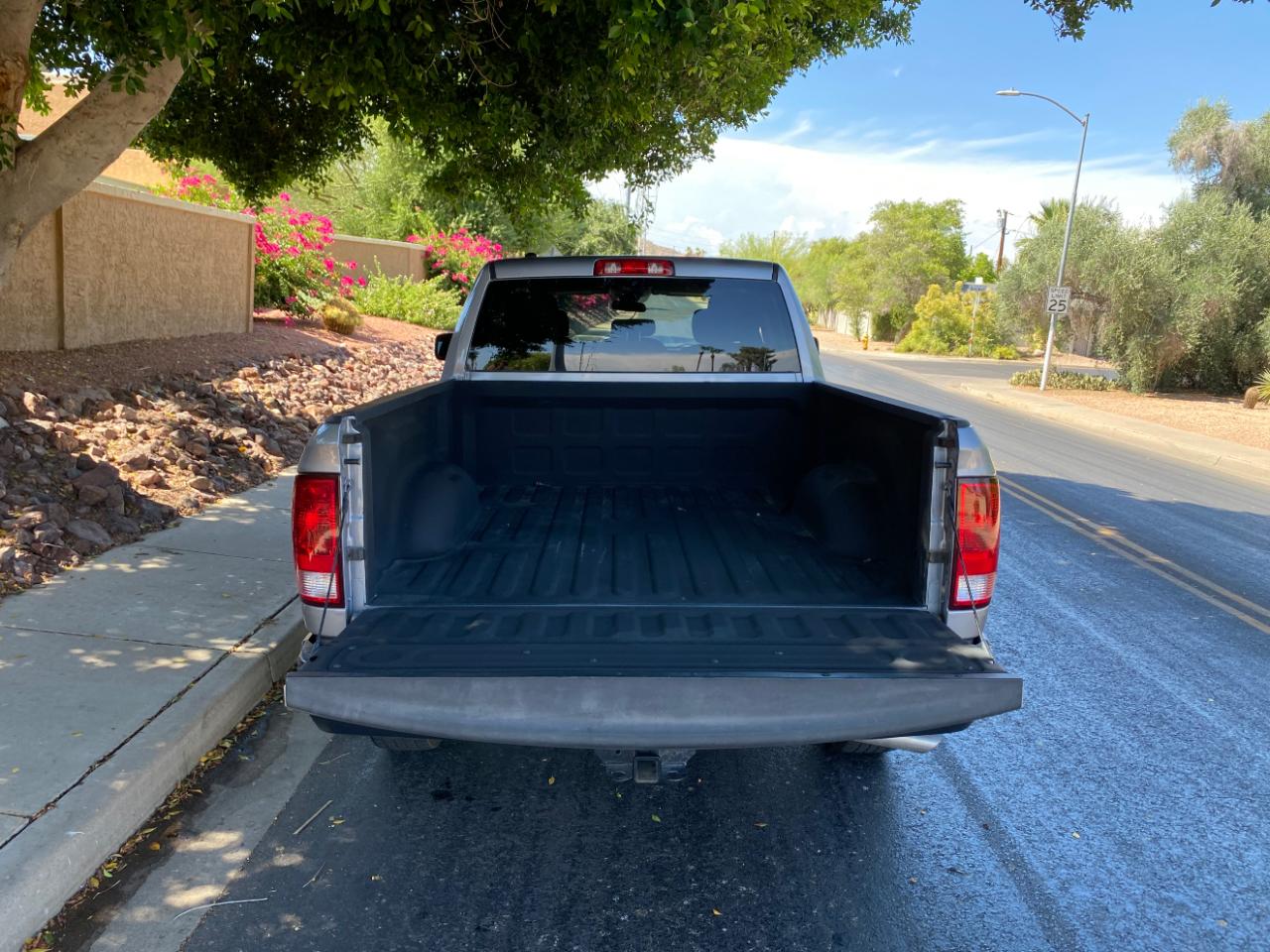 RAM 1500 Classic Tradesman 4x2 Quad Cab 6'4" Box 2021