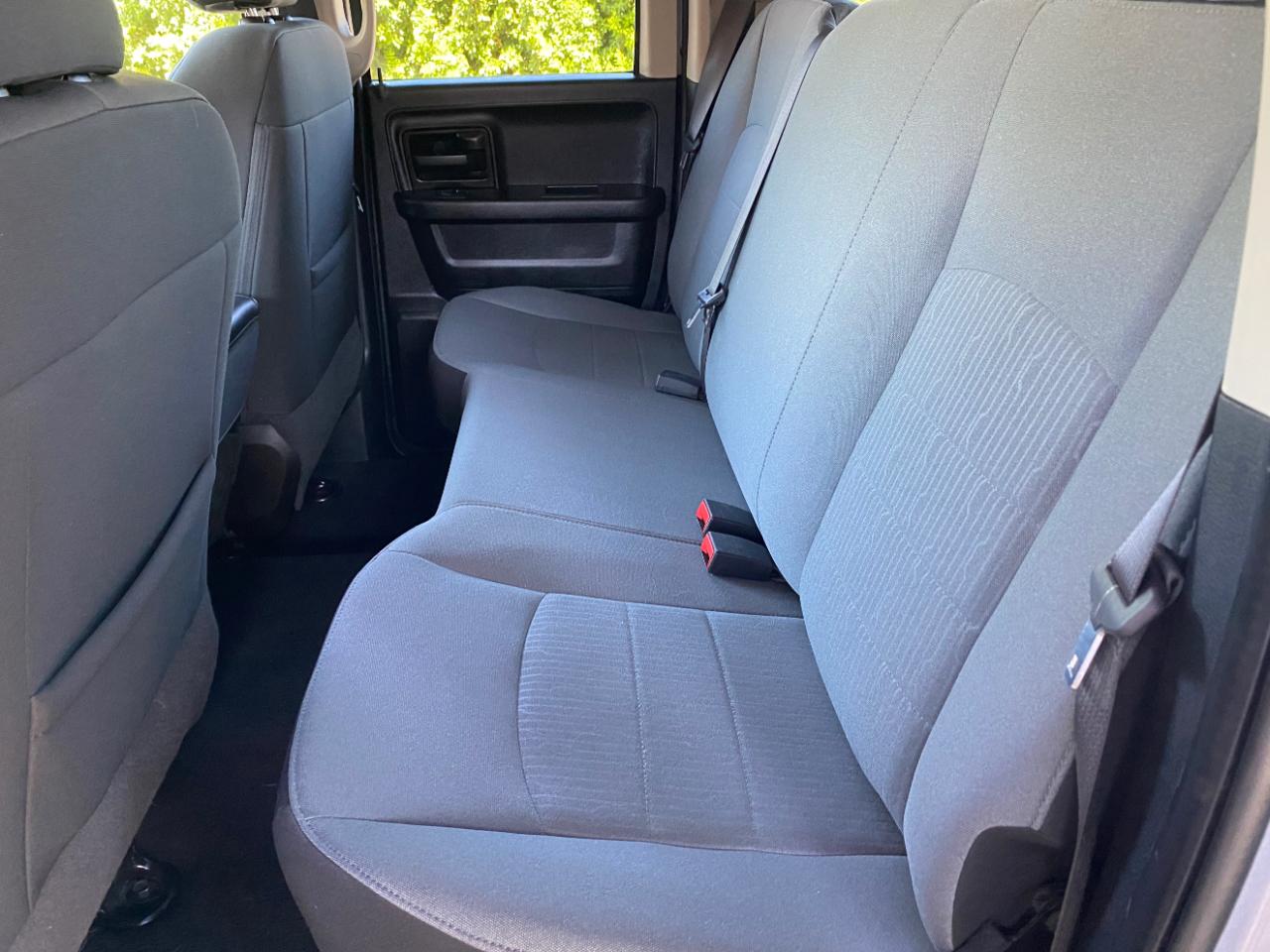 RAM 1500 Classic Tradesman 4x2 Quad Cab 6'4" Box 2021
