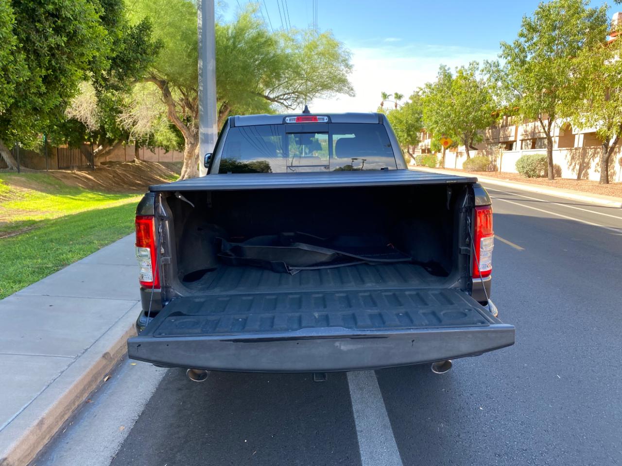 RAM 1500 Big Horn 4x4 Crew Cab 5'7" Box 2021