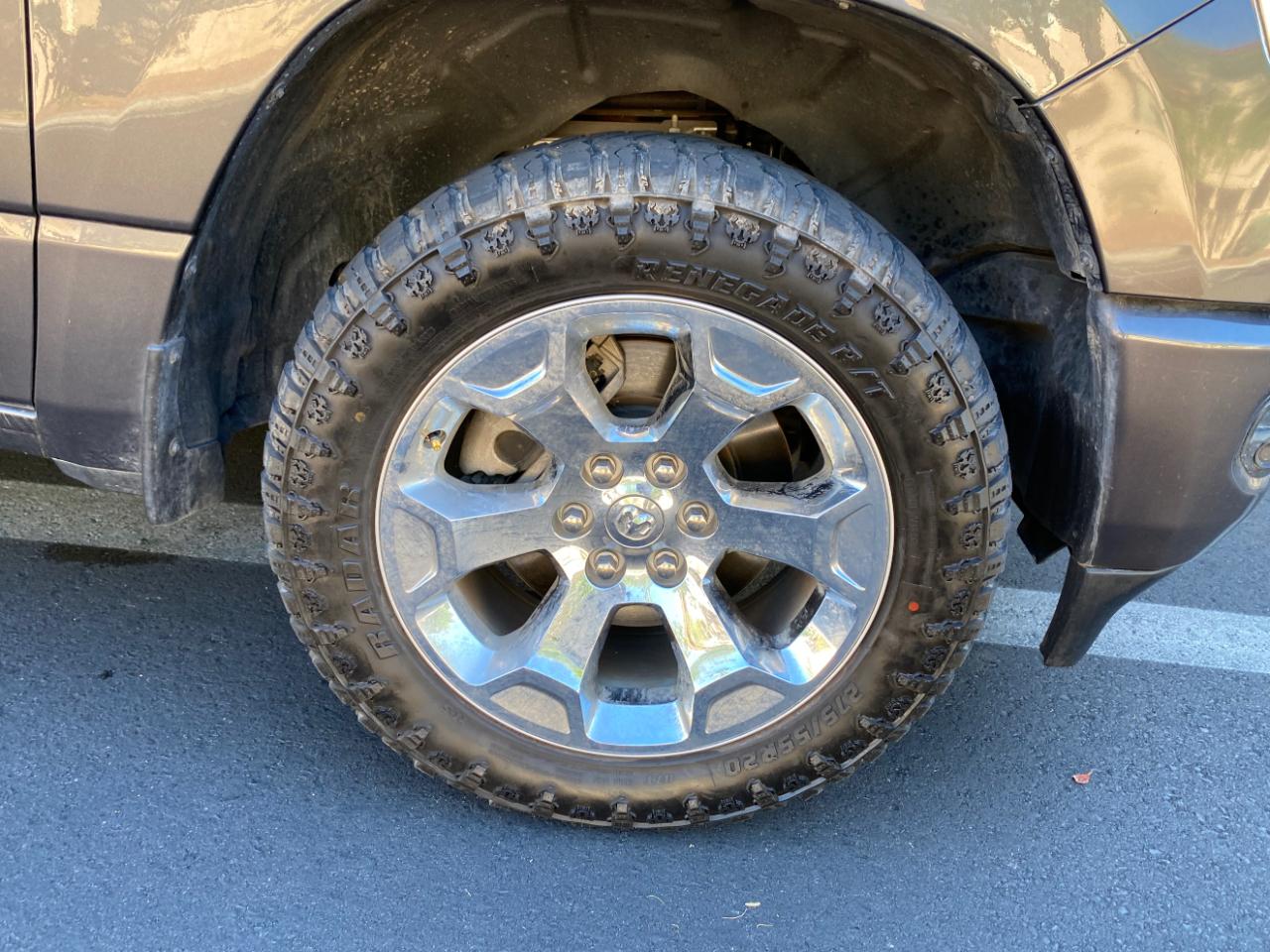 RAM 1500 Big Horn 4x4 Crew Cab 5'7" Box 2021