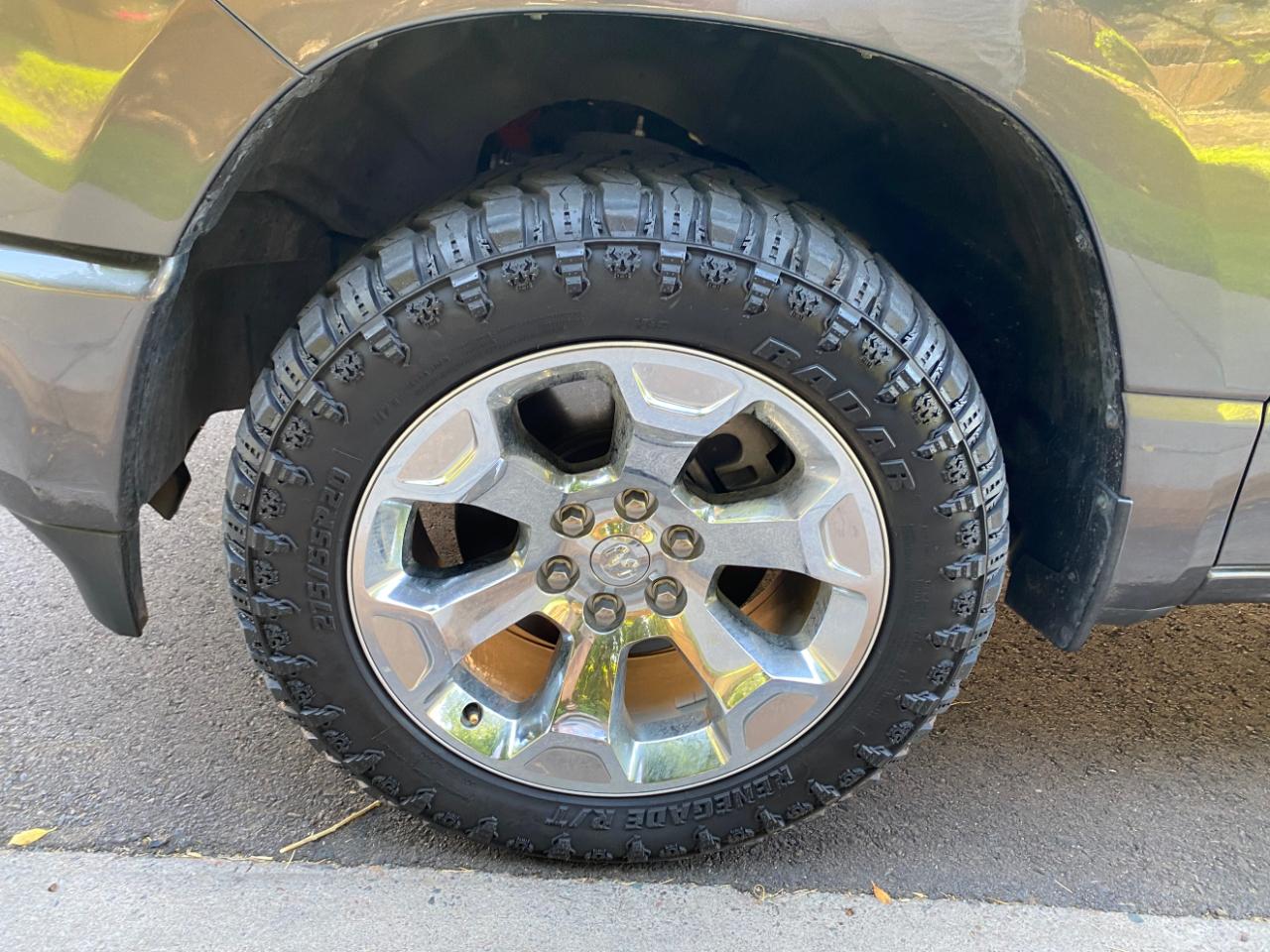 RAM 1500 Big Horn 4x4 Crew Cab 5'7" Box 2021