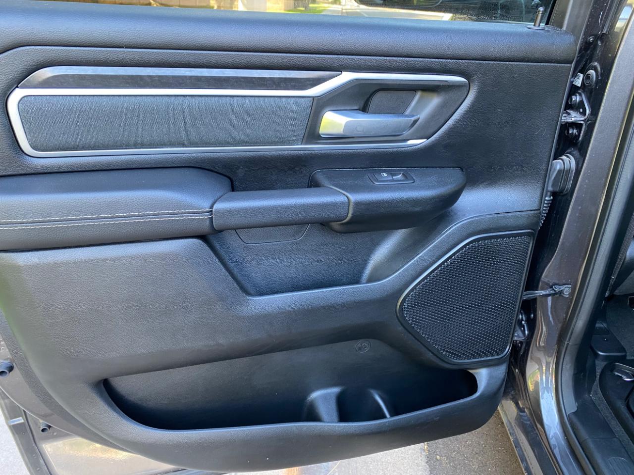 RAM 1500 Big Horn 4x4 Crew Cab 5'7" Box 2021