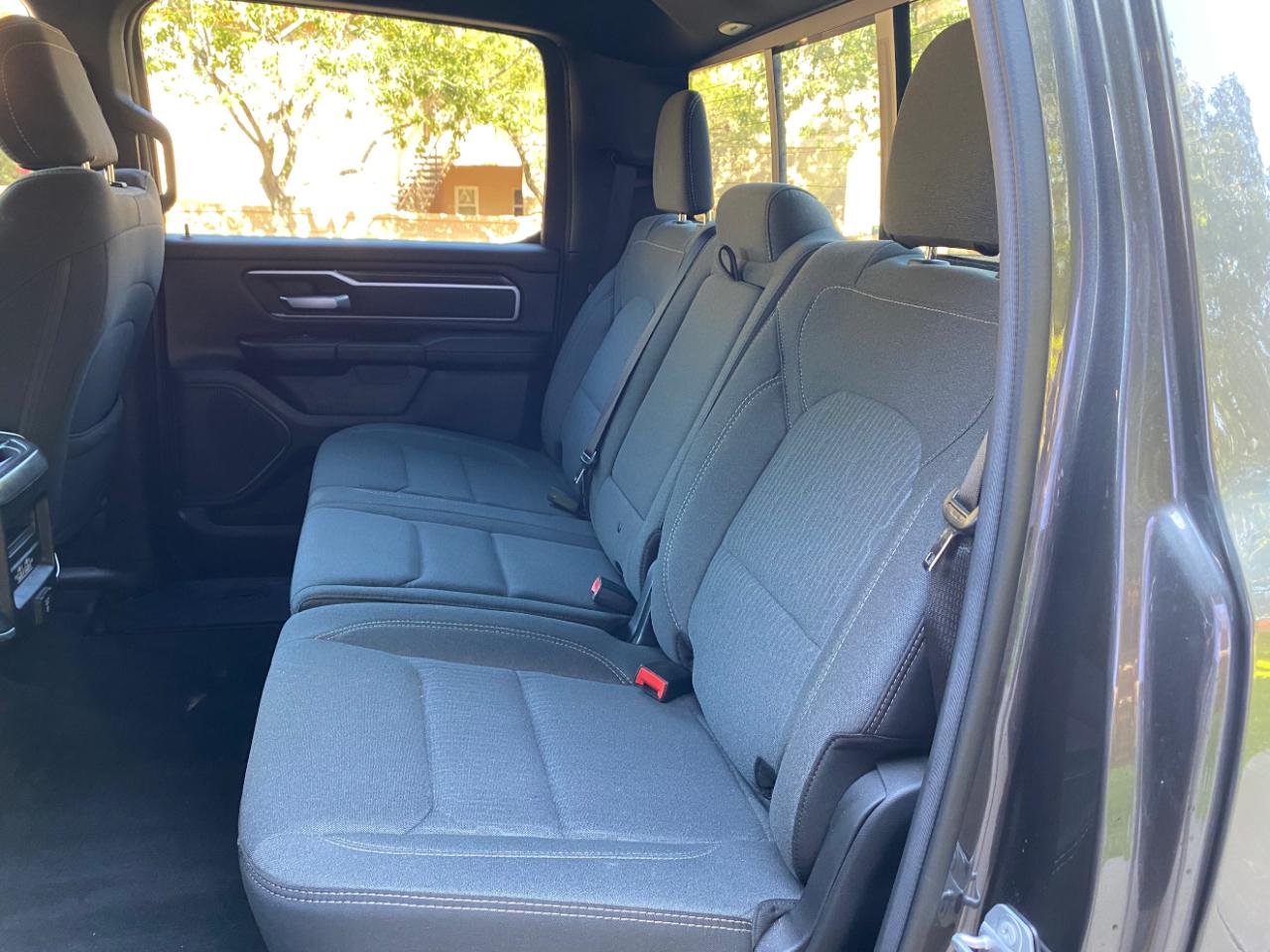 RAM 1500 Big Horn 4x4 Crew Cab 5'7" Box 2021