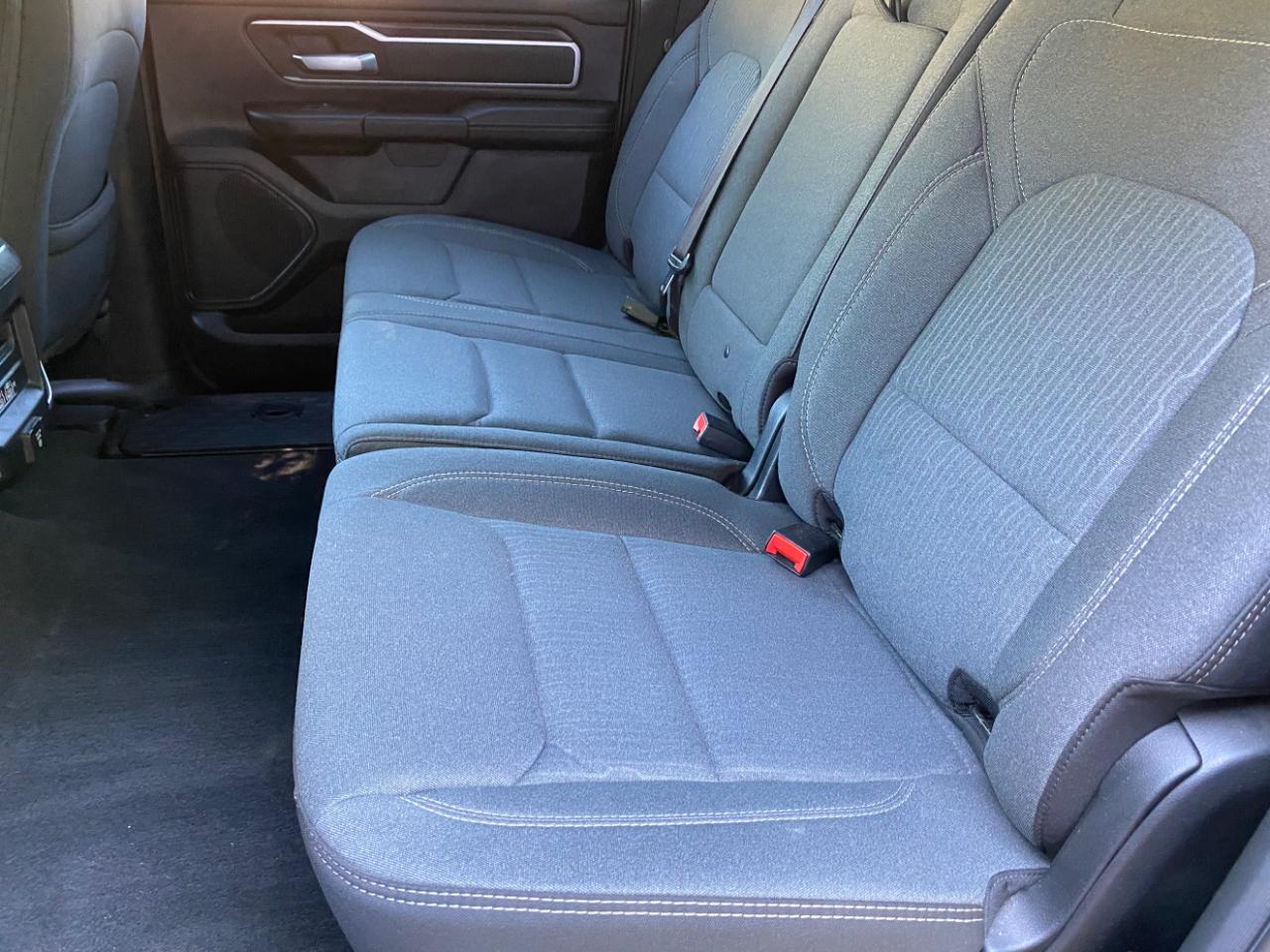 RAM 1500 Big Horn 4x4 Crew Cab 5'7" Box 2021
