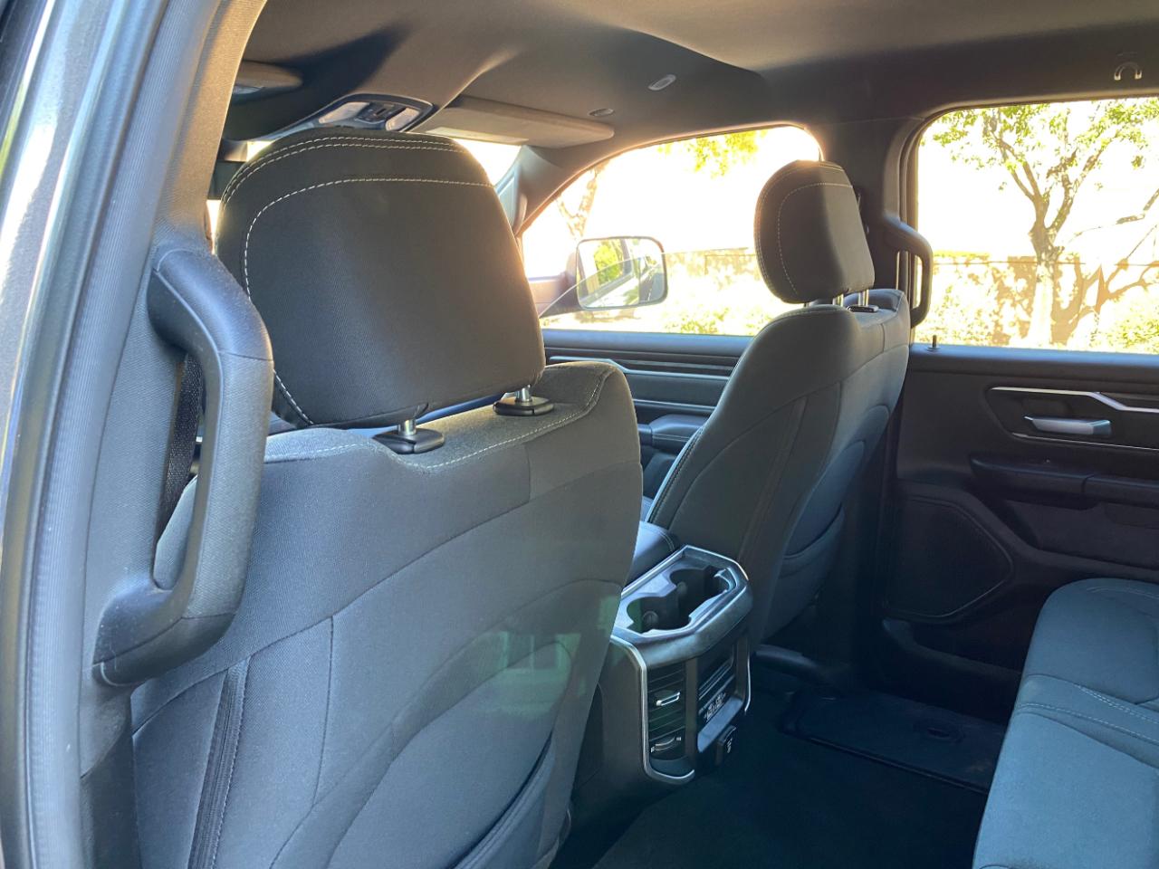 RAM 1500 Big Horn 4x4 Crew Cab 5'7" Box 2021