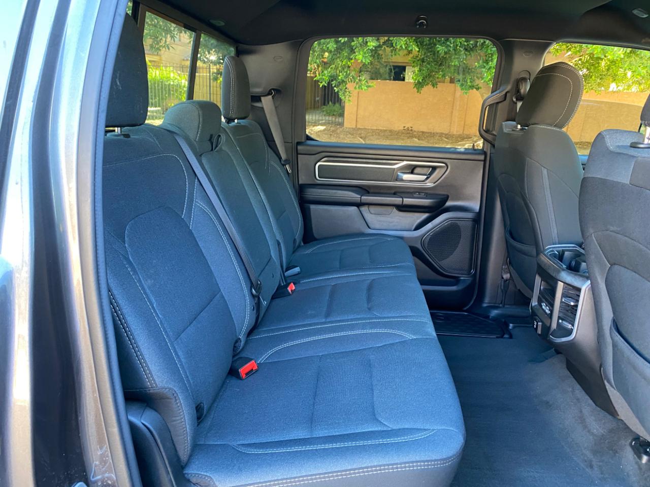 RAM 1500 Big Horn 4x4 Crew Cab 5'7" Box 2021