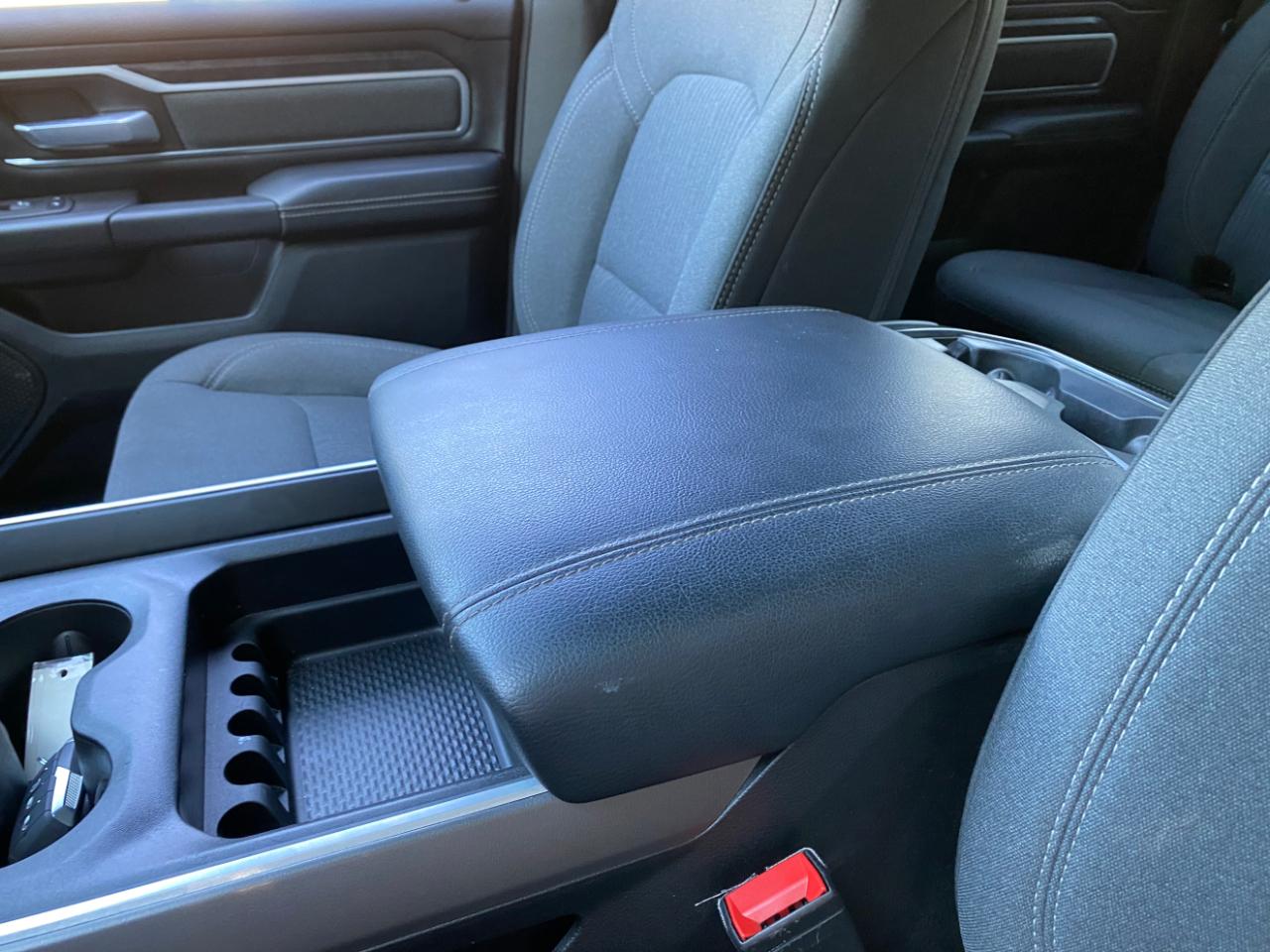 RAM 1500 Big Horn 4x4 Crew Cab 5'7" Box 2021