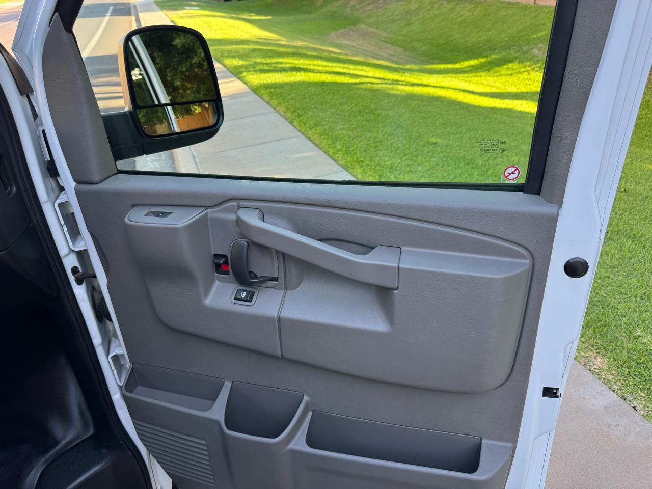 GMC Savana Cargo Van RWD 2500 135" 2025
