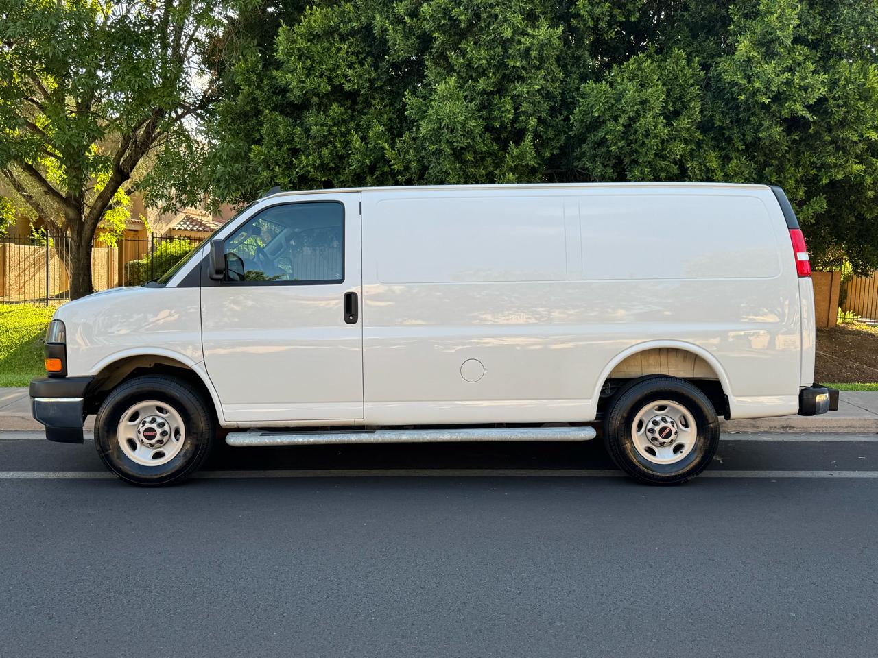 GMC Savana Cargo Van RWD 2500 135" 2025