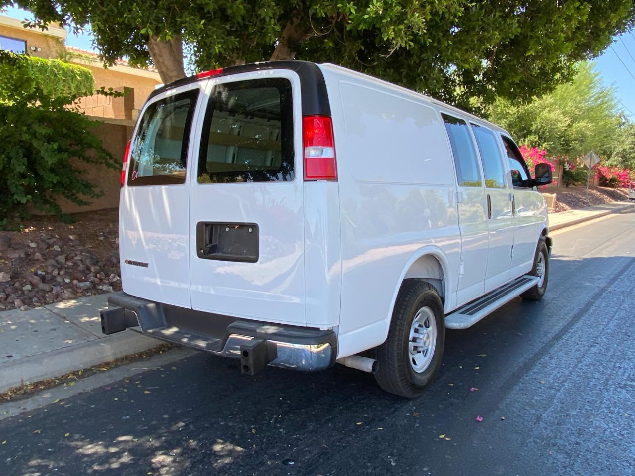 Chevrolet Express Cargo Van RWD 2500 135" 2025