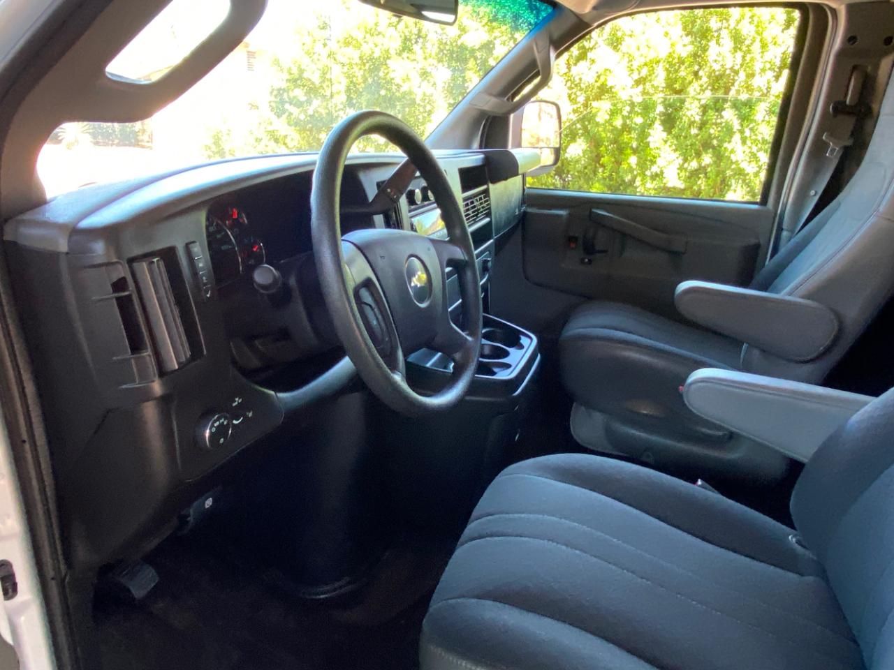 Chevrolet Express Cargo Van RWD 2500 135" 2025