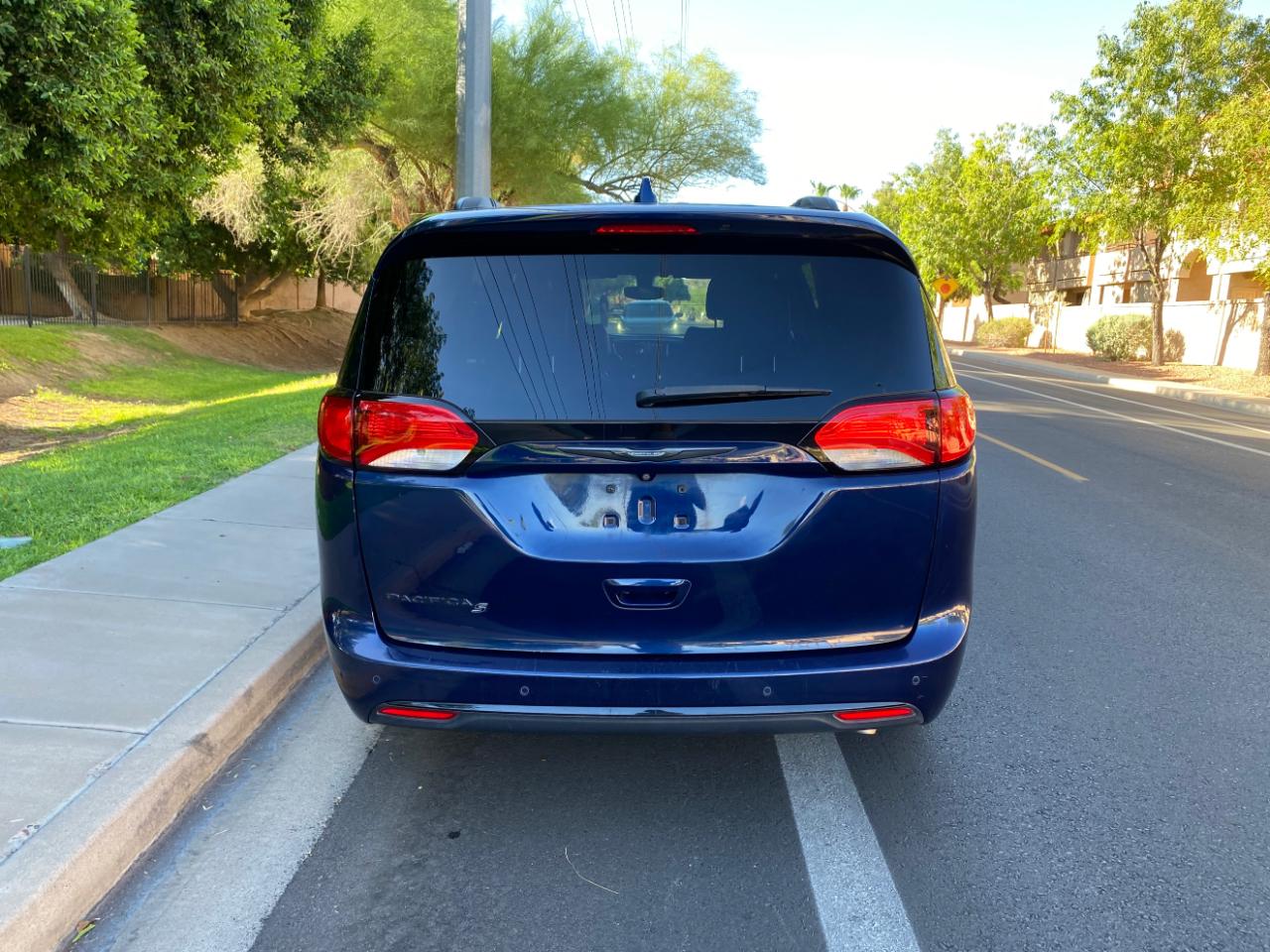Chrysler Pacifica Touring L FWD 2018