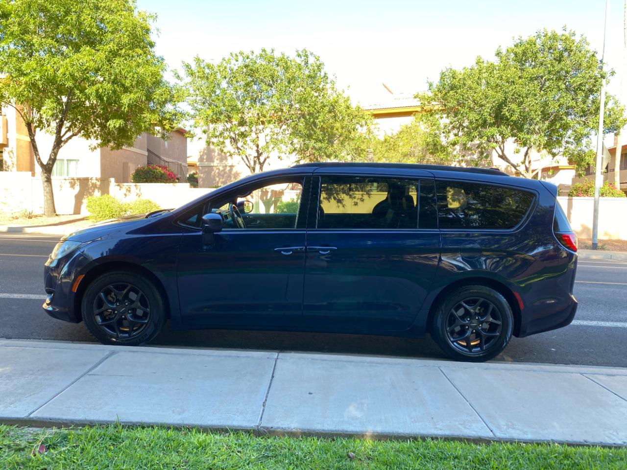 Chrysler Pacifica Touring L FWD 2018