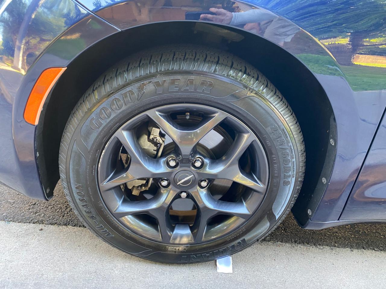 Chrysler Pacifica Touring L FWD 2018