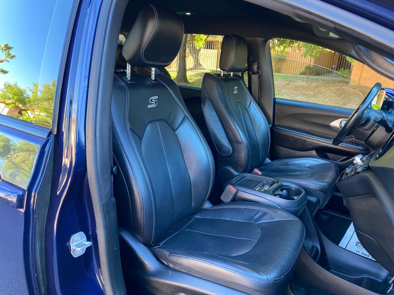 Chrysler Pacifica Touring L FWD 2018