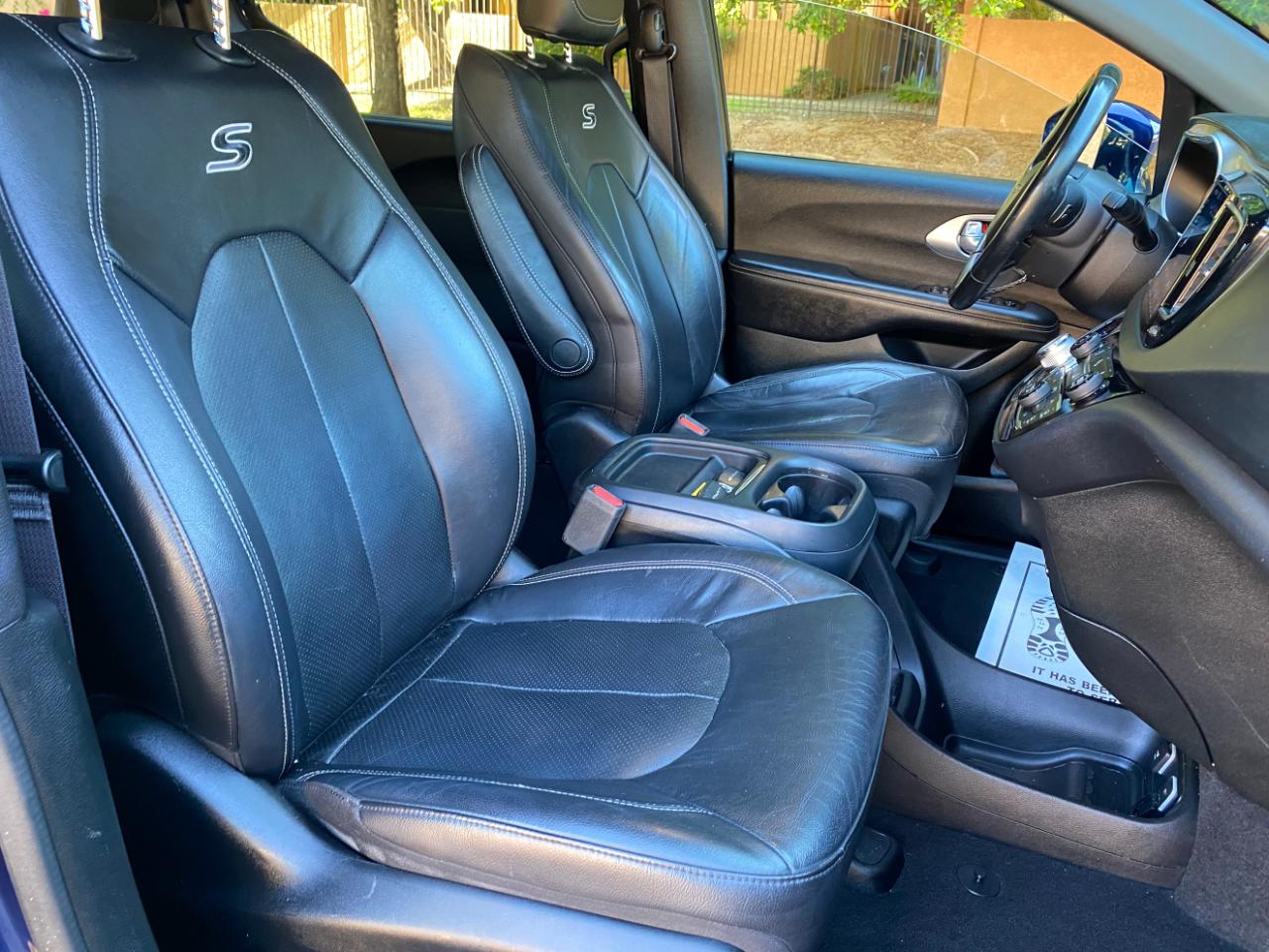 Chrysler Pacifica Touring L FWD 2018