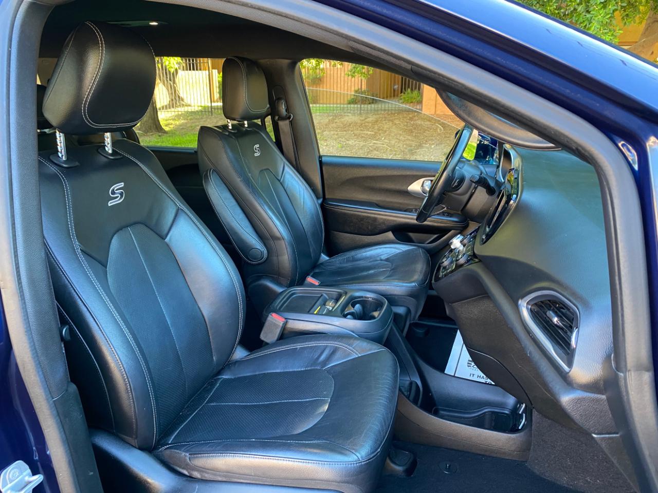 Chrysler Pacifica Touring L FWD 2018