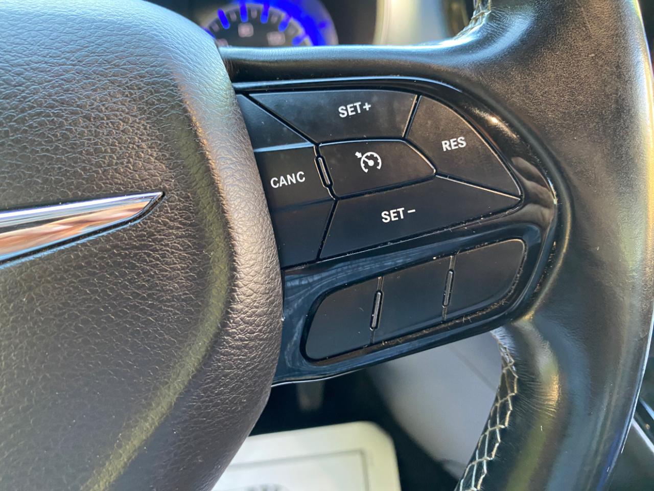 Chrysler Pacifica Touring L FWD 2018