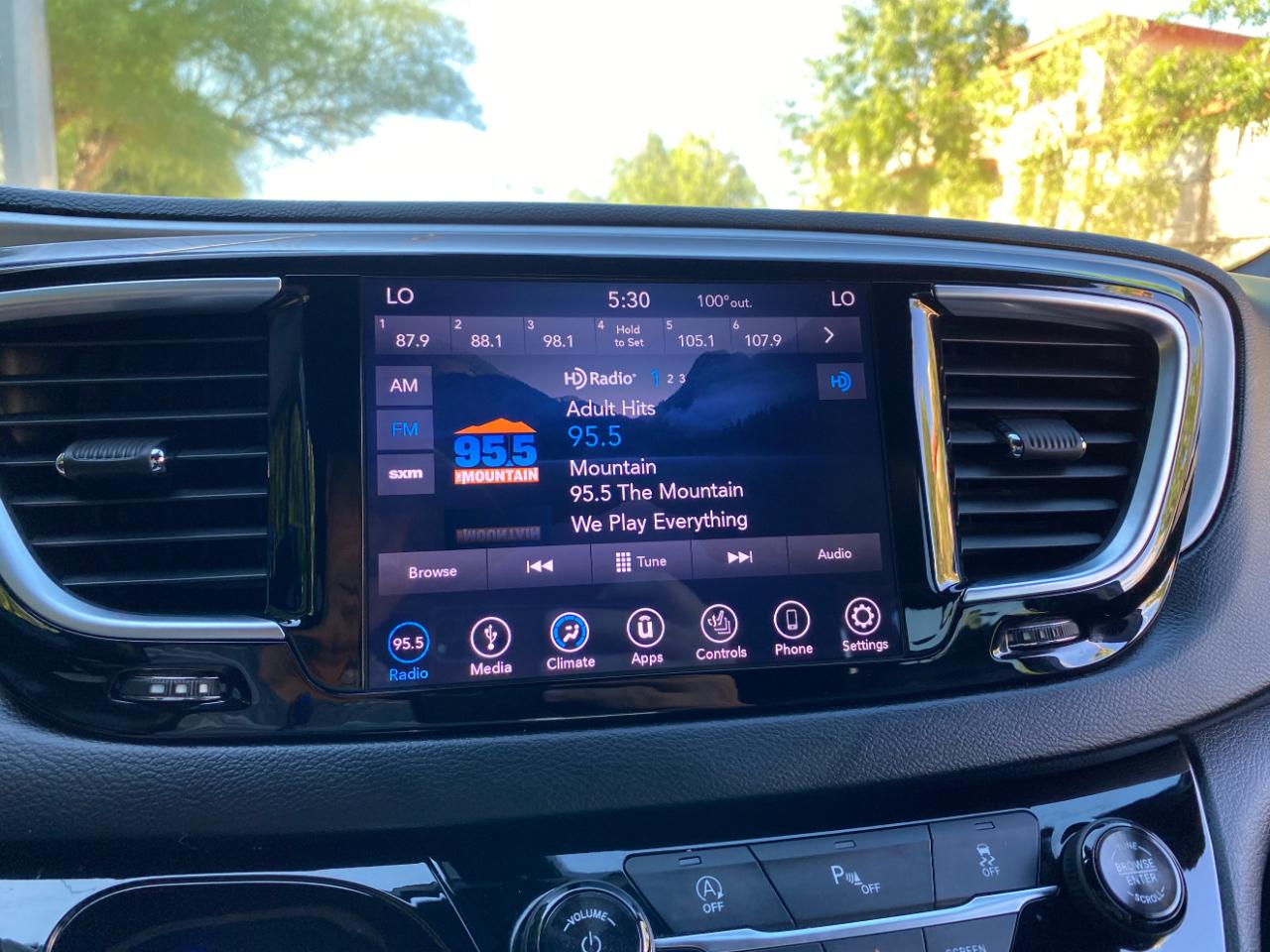 Chrysler Pacifica Touring L FWD 2018
