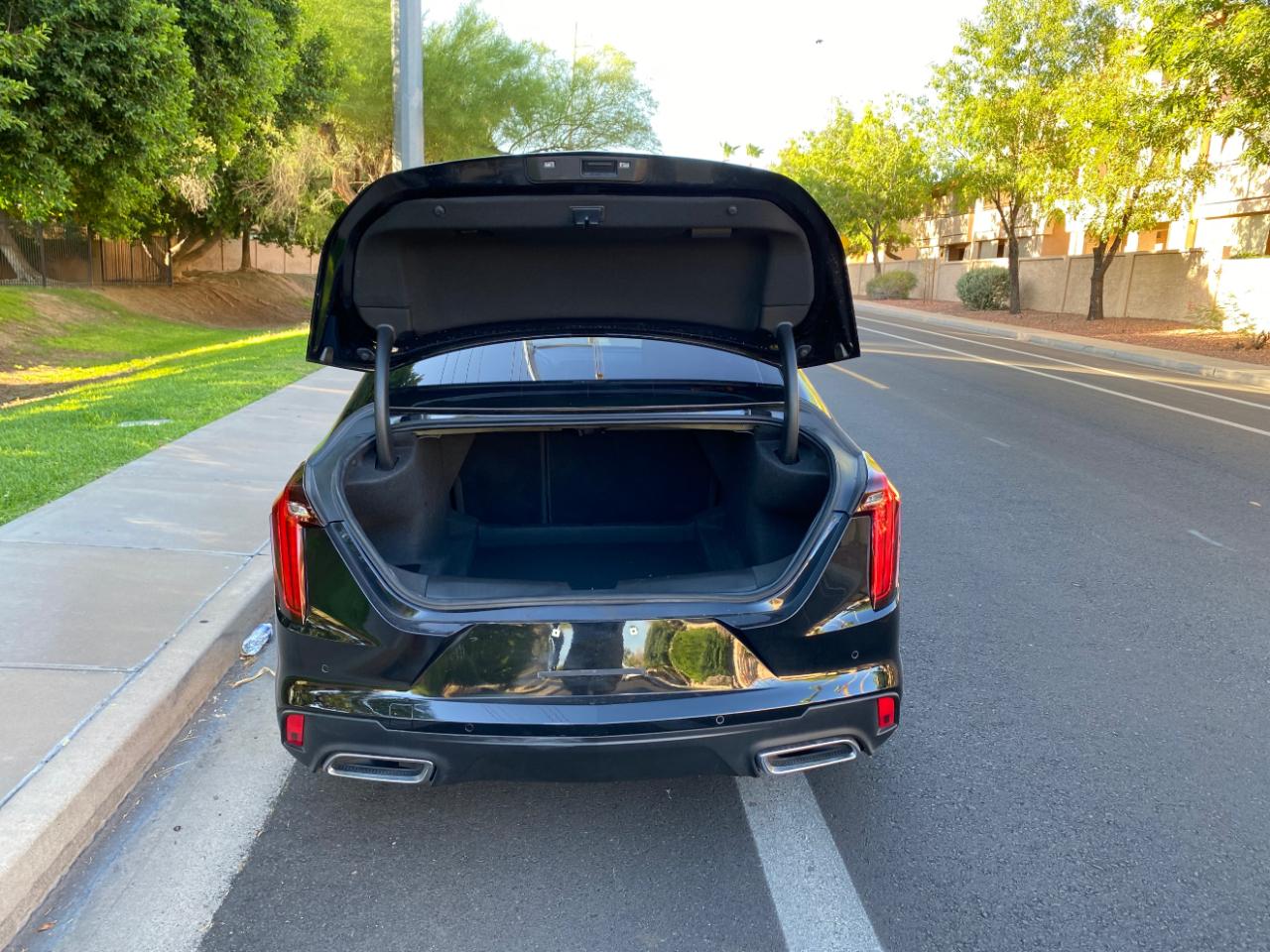 Cadillac CT4 4dr Sdn Luxury 2024