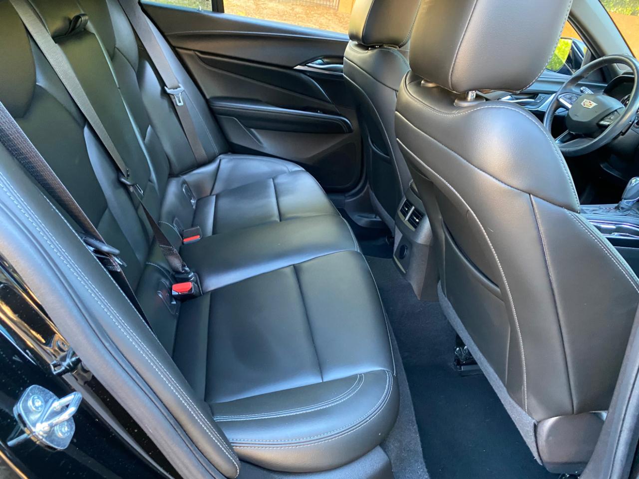Cadillac CT4 4dr Sdn Luxury 2024