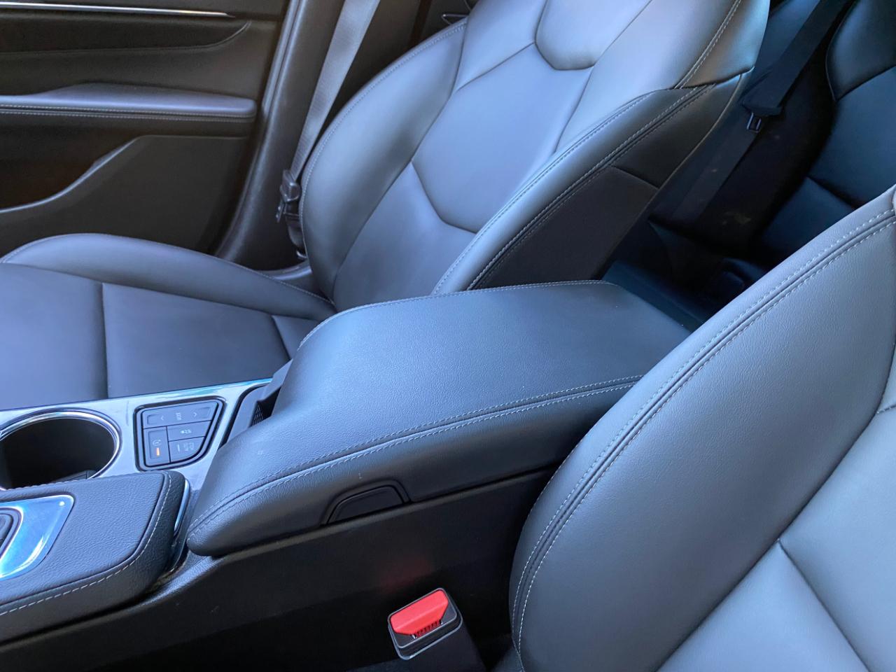 Cadillac CT4 4dr Sdn Luxury 2024