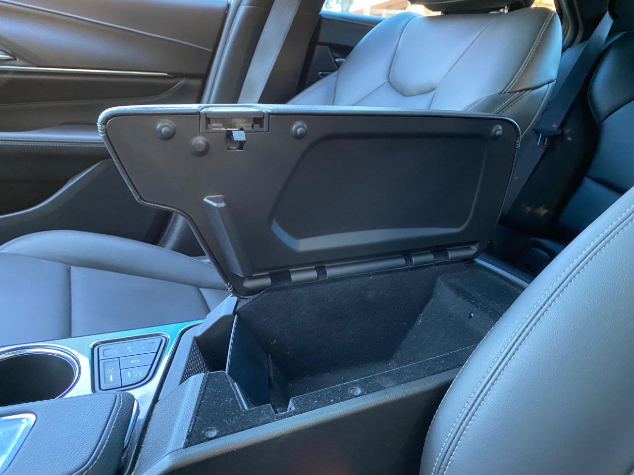 Cadillac CT4 4dr Sdn Luxury 2024