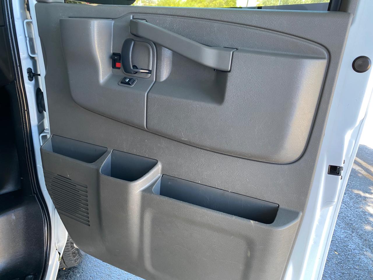 Chevrolet Express Cargo Van RWD 2500 135" 2022