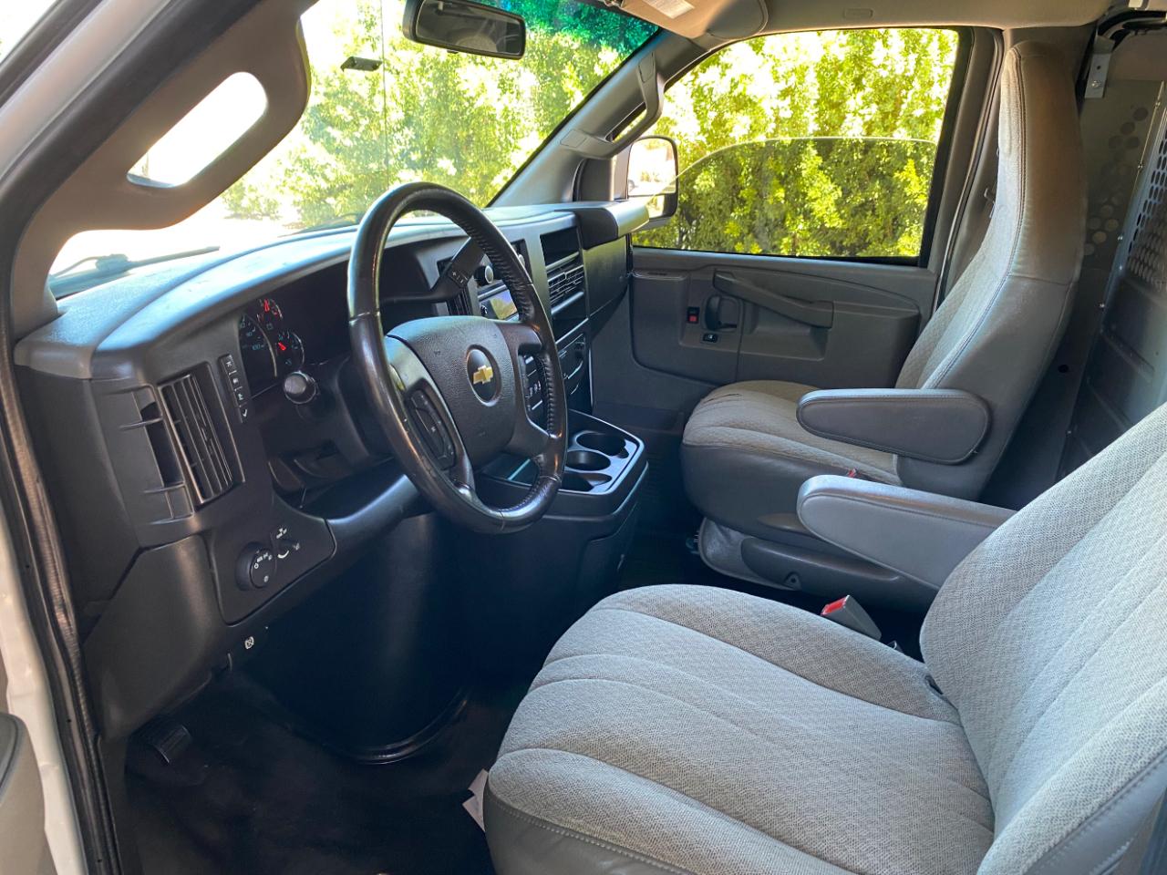 Chevrolet Express Cargo Van RWD 2500 135" 2022