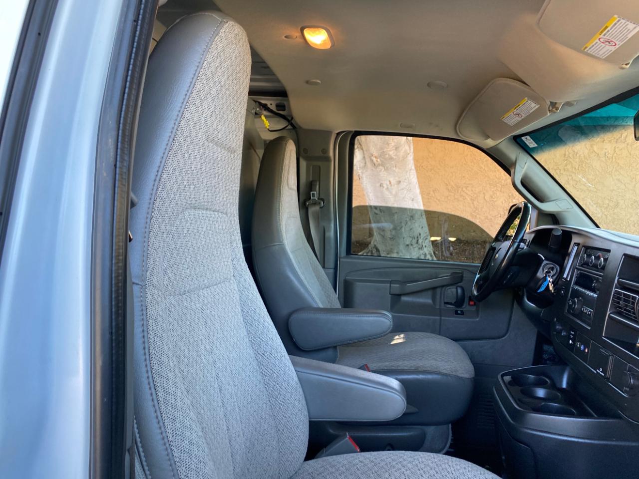 Chevrolet Express Cargo Van RWD 2500 135" 2022