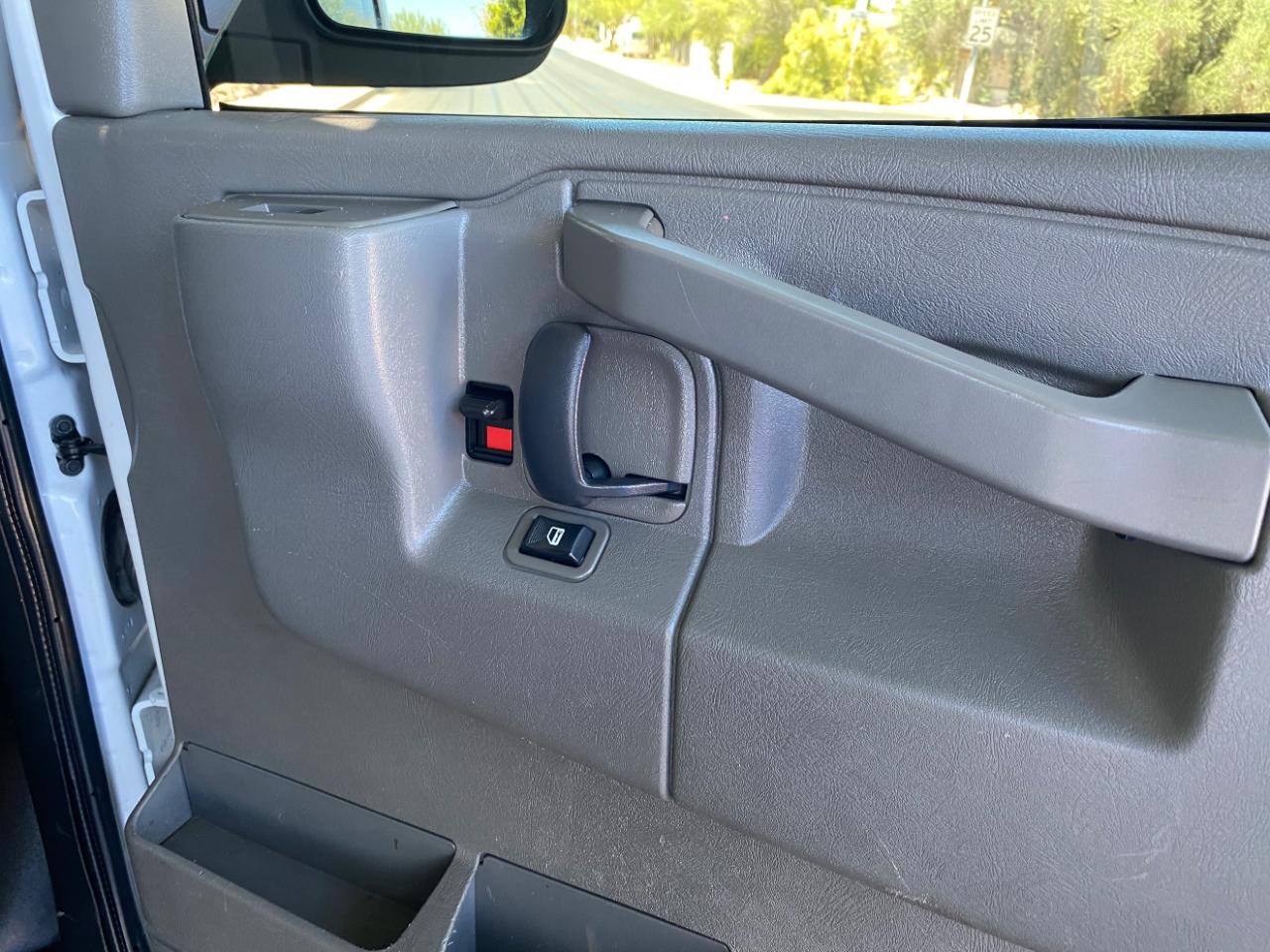 Chevrolet Express Cargo Van RWD 2500 135" 2022